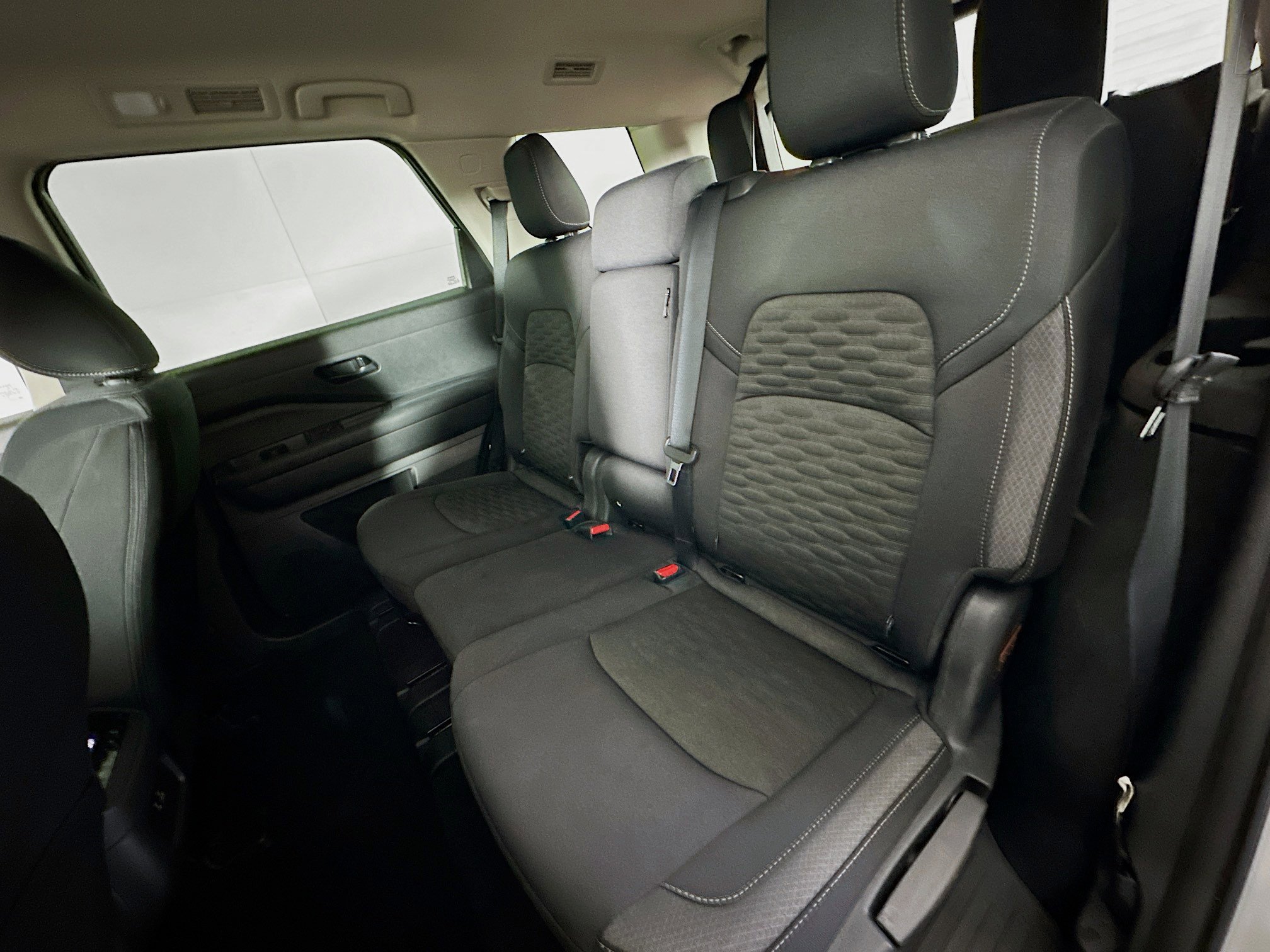 Used 2025 Nissan Pathfinder SV image 27