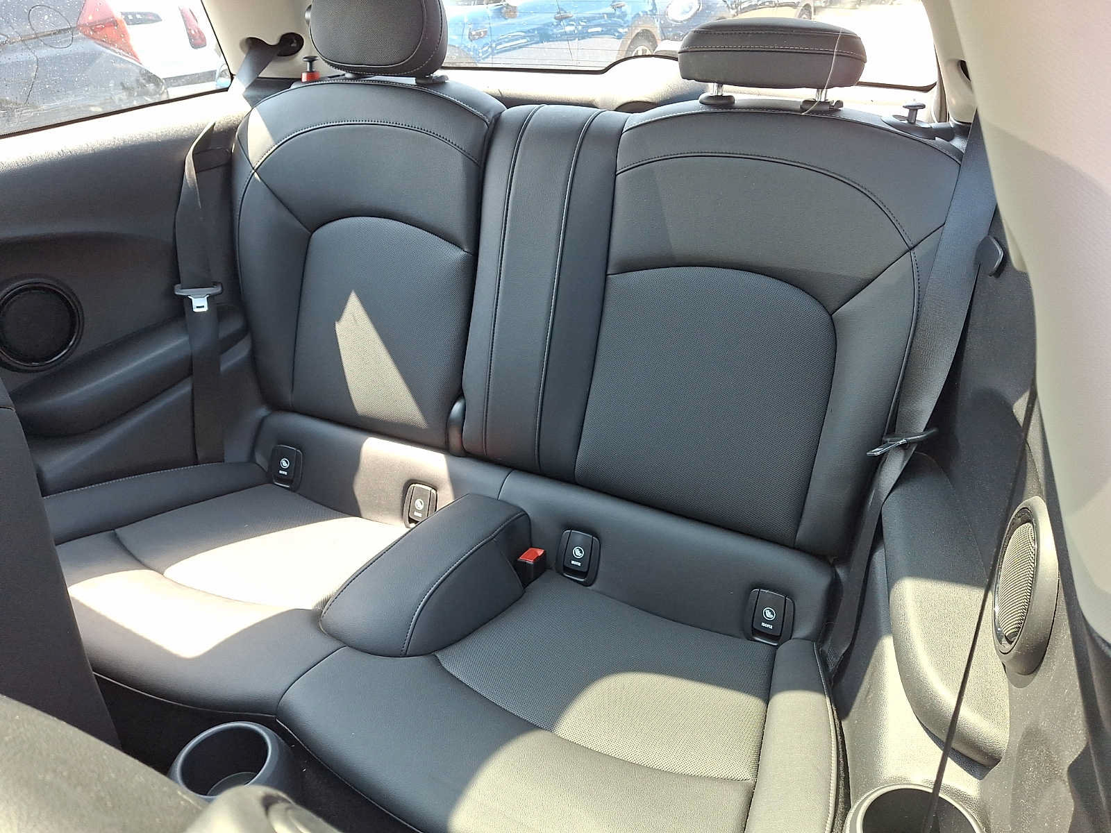 Used 2024 MINI Cooper 2-Door Hardtop FWD image 9