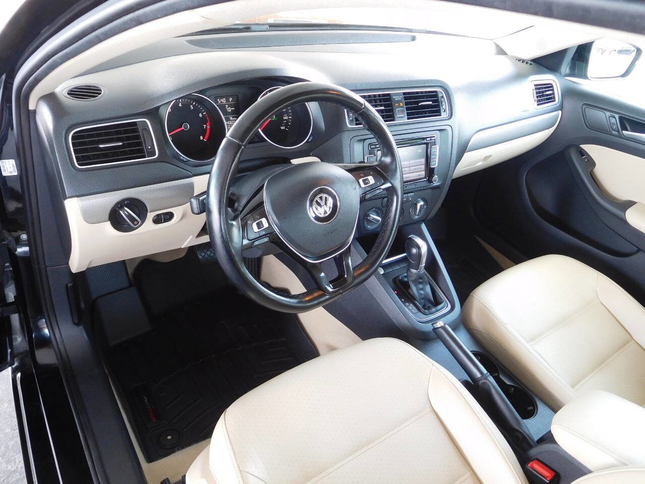 Used 2015 Volkswagen Jetta SE image 16