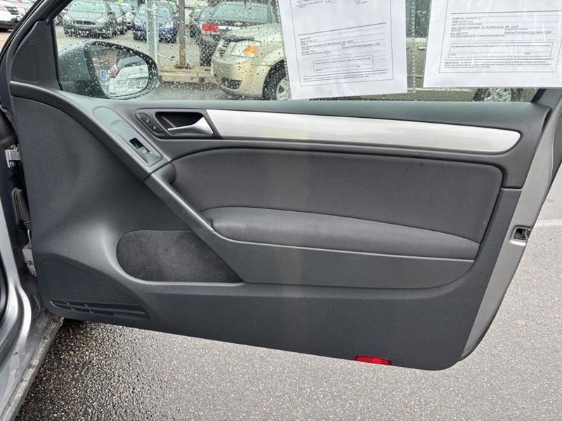 Used 2010 Volkswagen Golf 2-Door image 12
