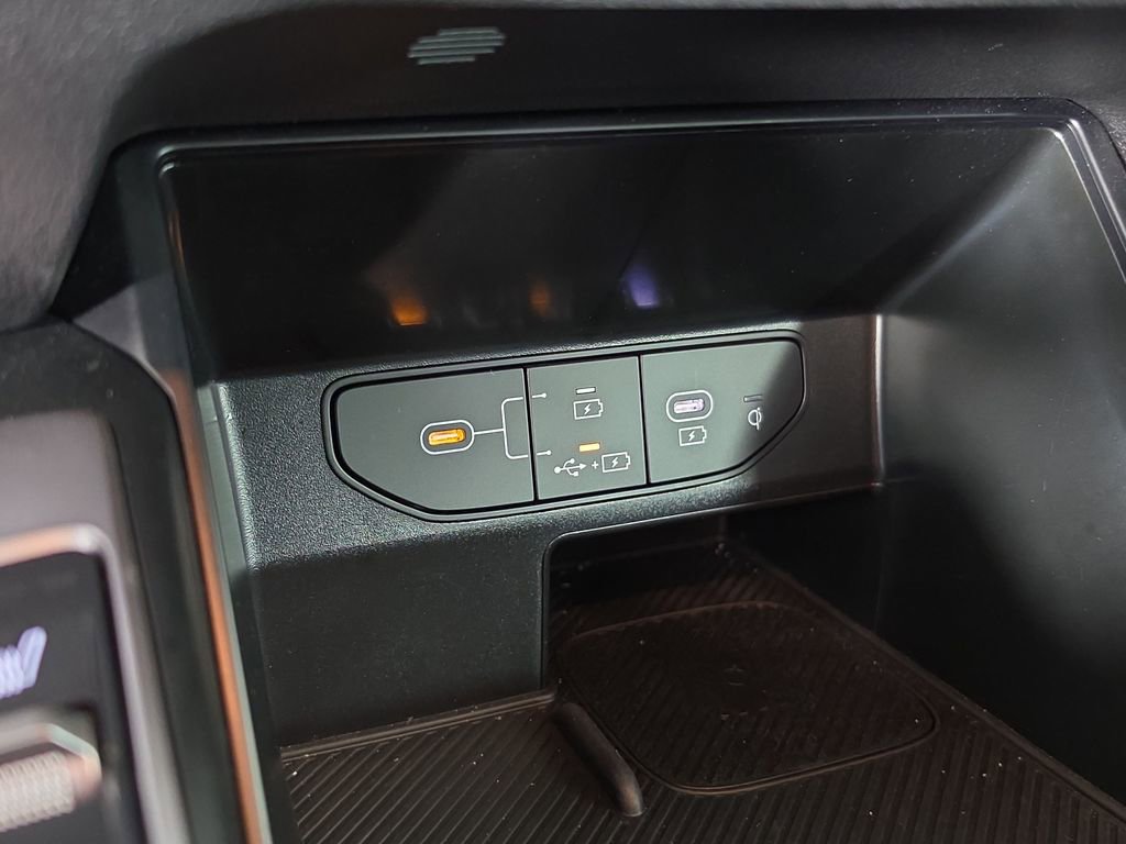 Certified 2025 Kia Sorento S FWD image 23
