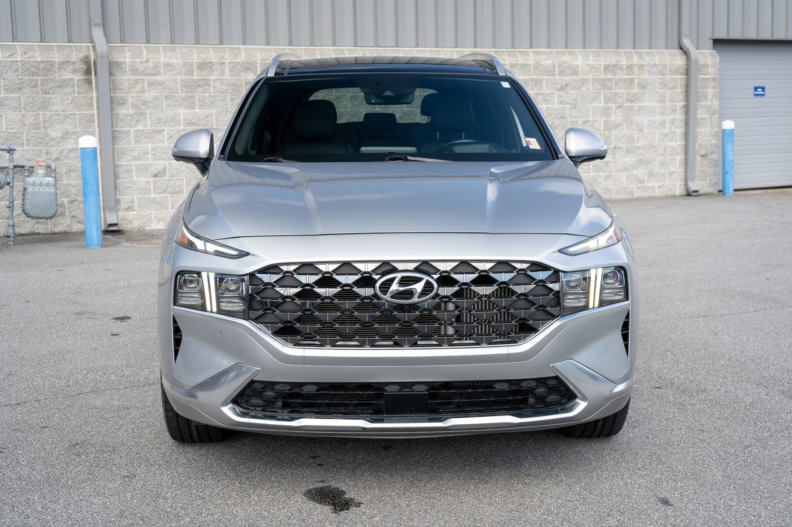 Used 2022 Hyundai Santa Fe Calligraphy FWD image 2