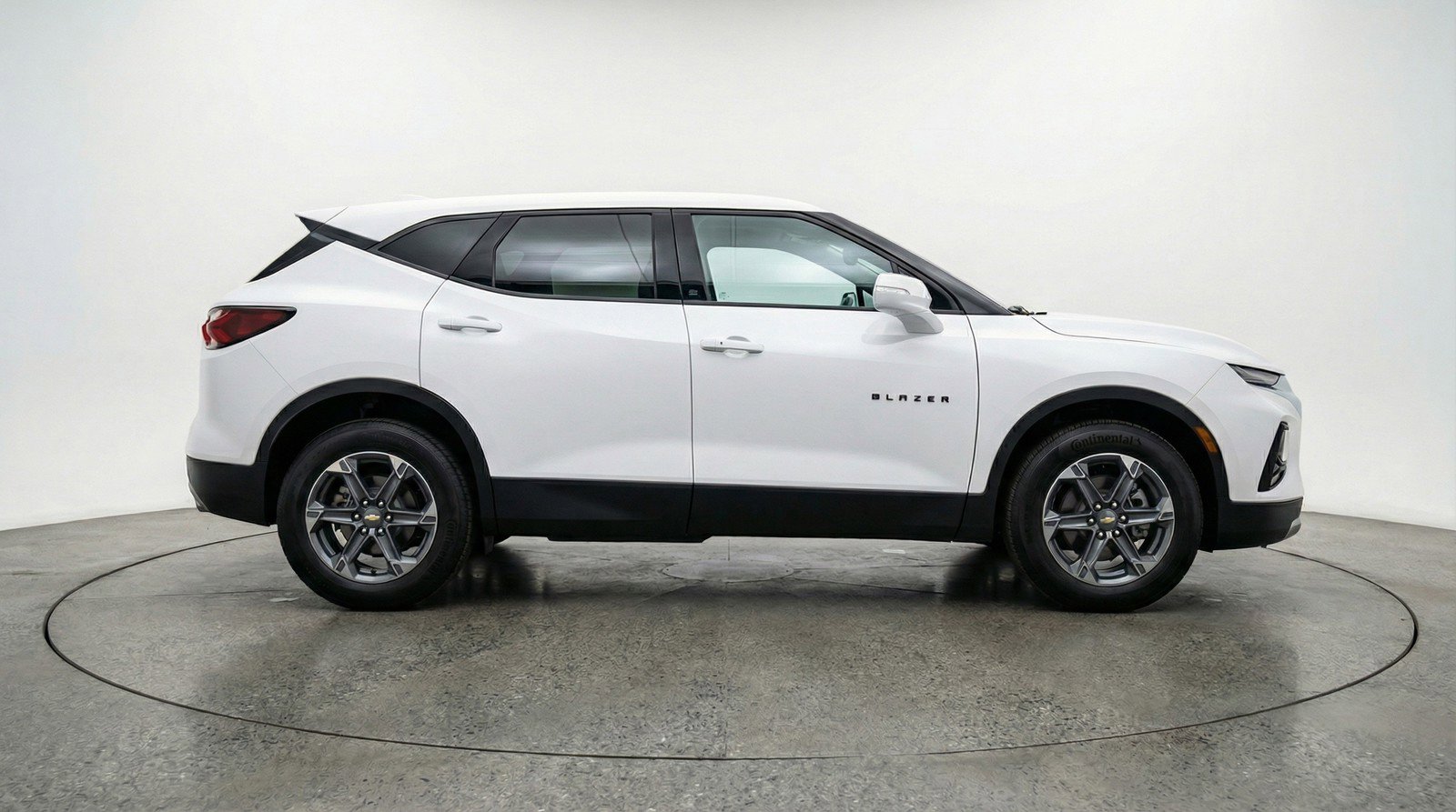 Used 2025 Chevrolet Blazer LT image 11