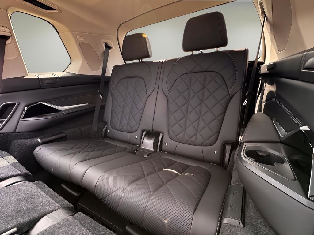 Used 2025 BMW X7 xDrive40i image 25