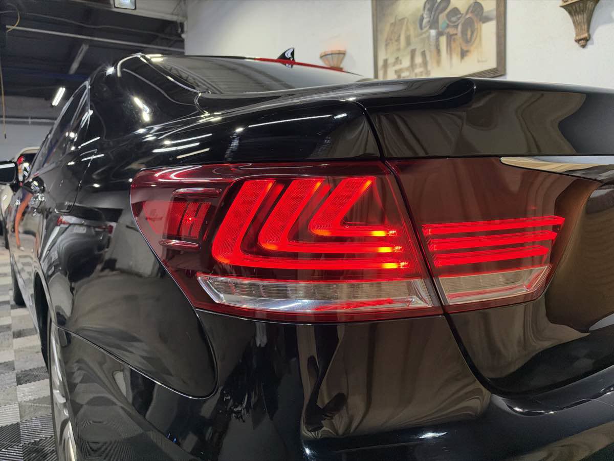 Used 2014 Lexus LS 460 w/ Comfort Package RWD image 9