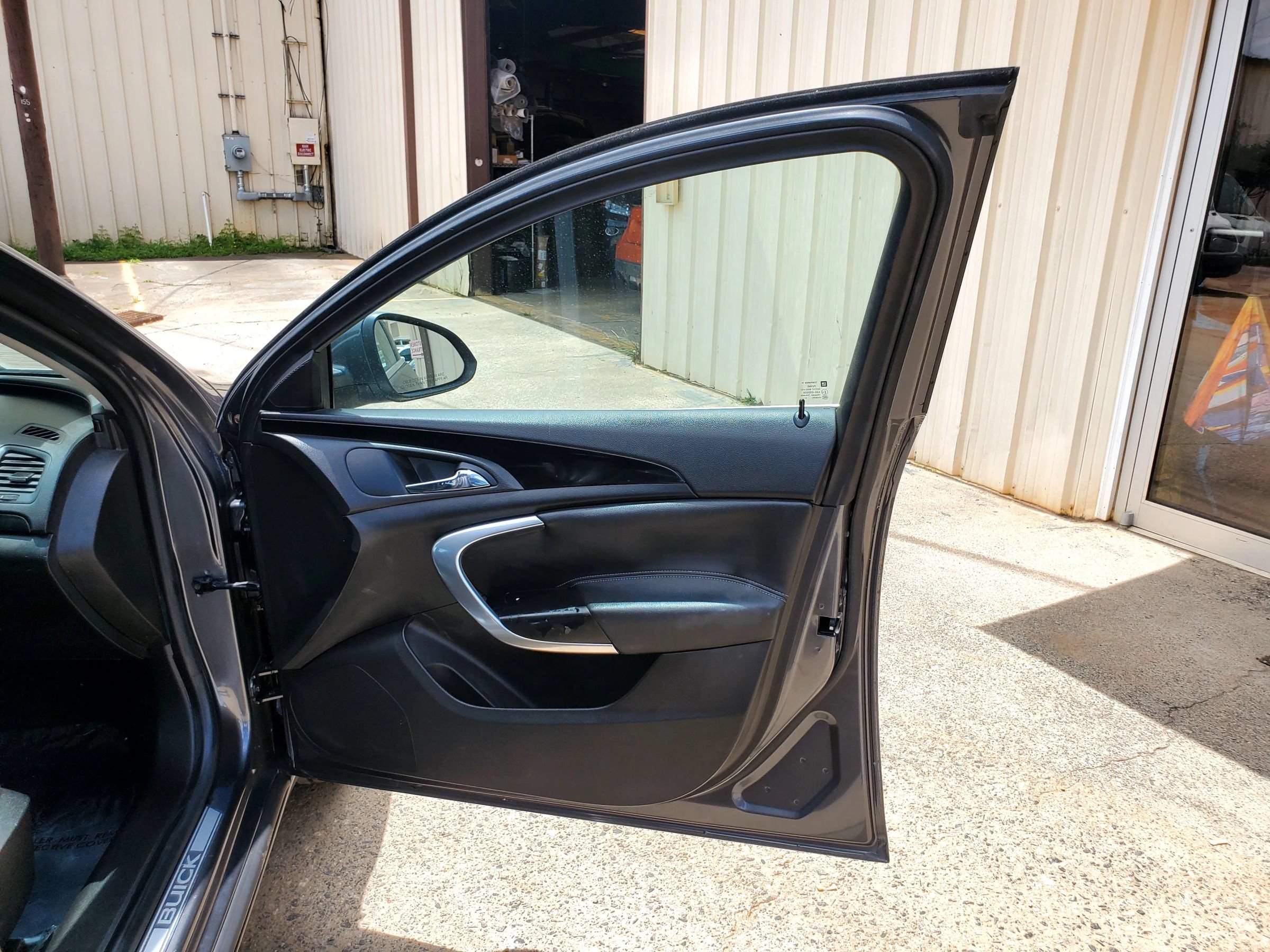 Used 2011 Buick Regal CXL FWD image 27