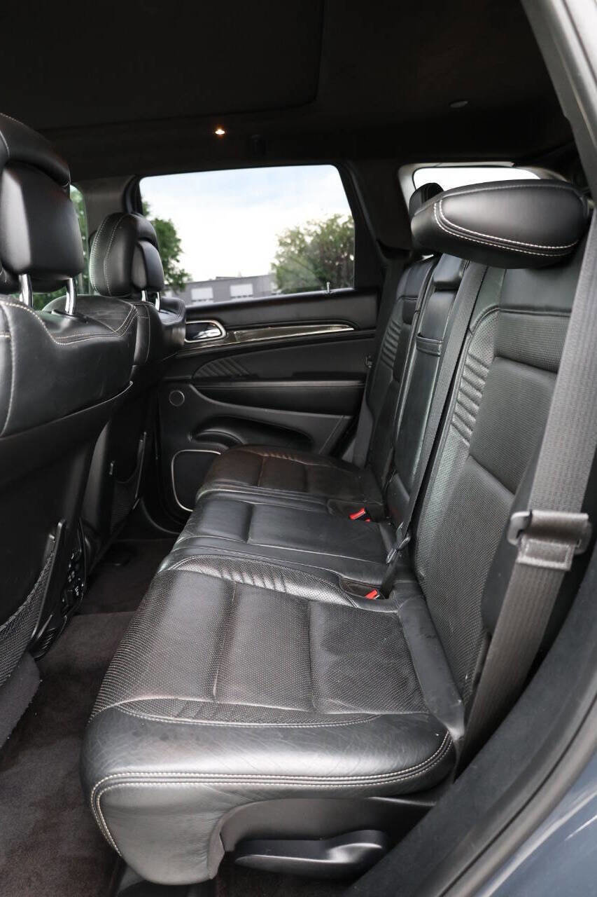 Used 2017 Jeep Grand Cherokee SRT image 17