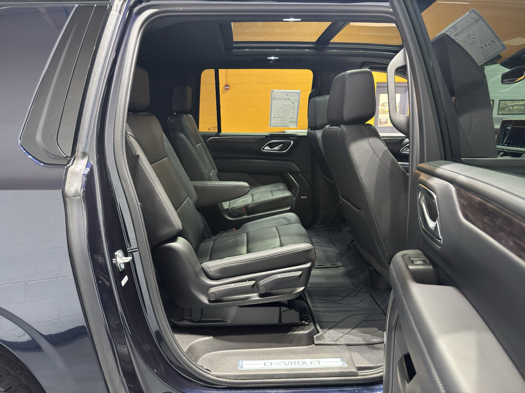Used 2024 Chevrolet Suburban Z71 w/ Luxury Package AWD/4WD image 21