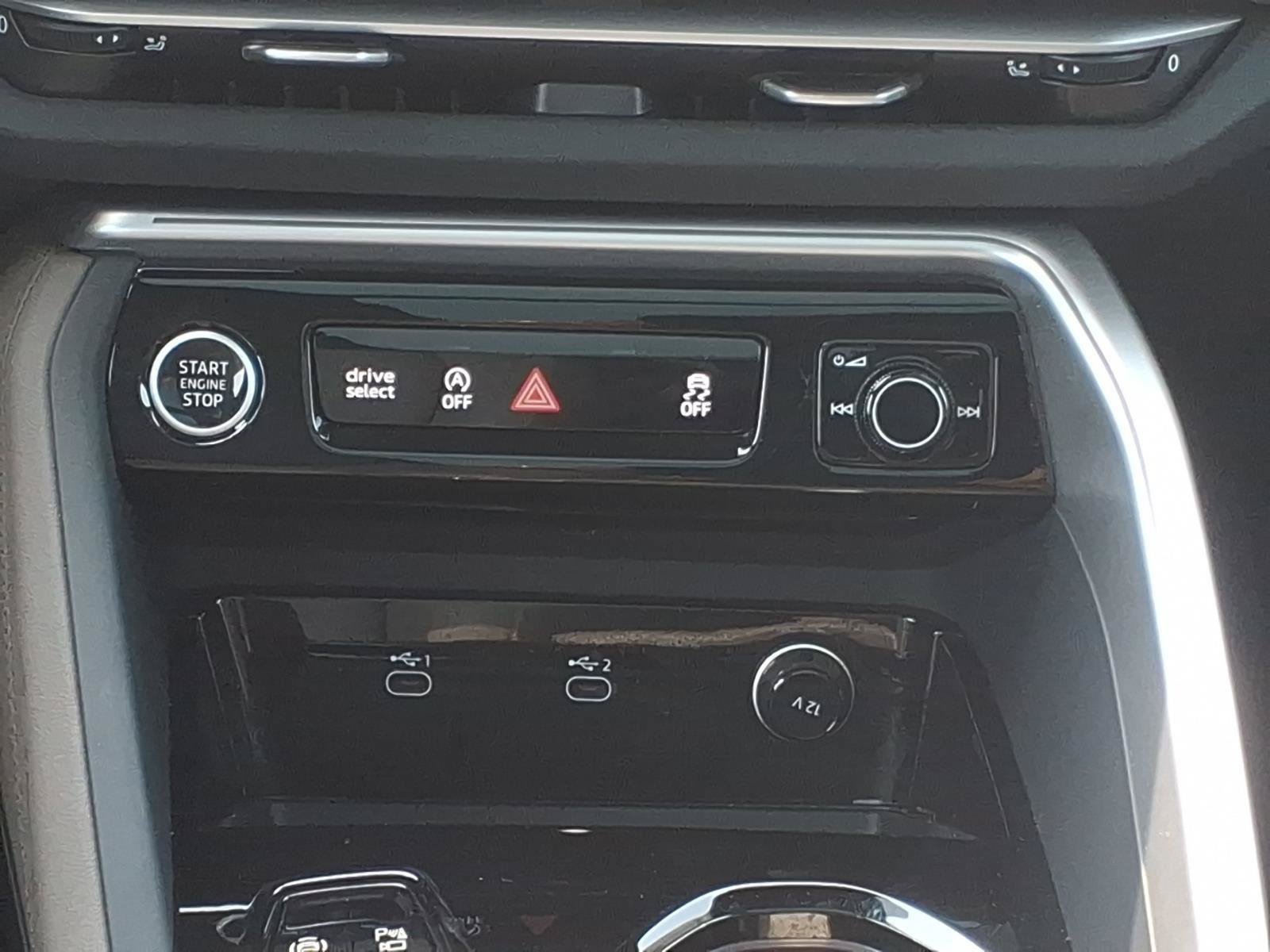Certified 2025 Audi Q5 Premium Plus w/ Premium Plus AWD/4WD image 16