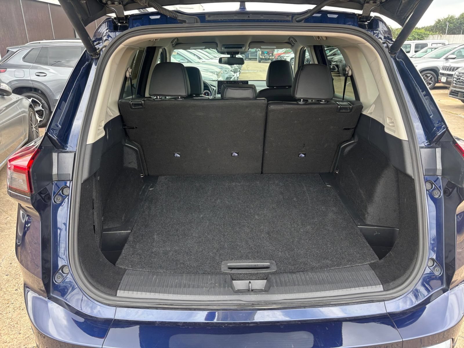 Used 2026 Nissan Rogue SL FWD image 33