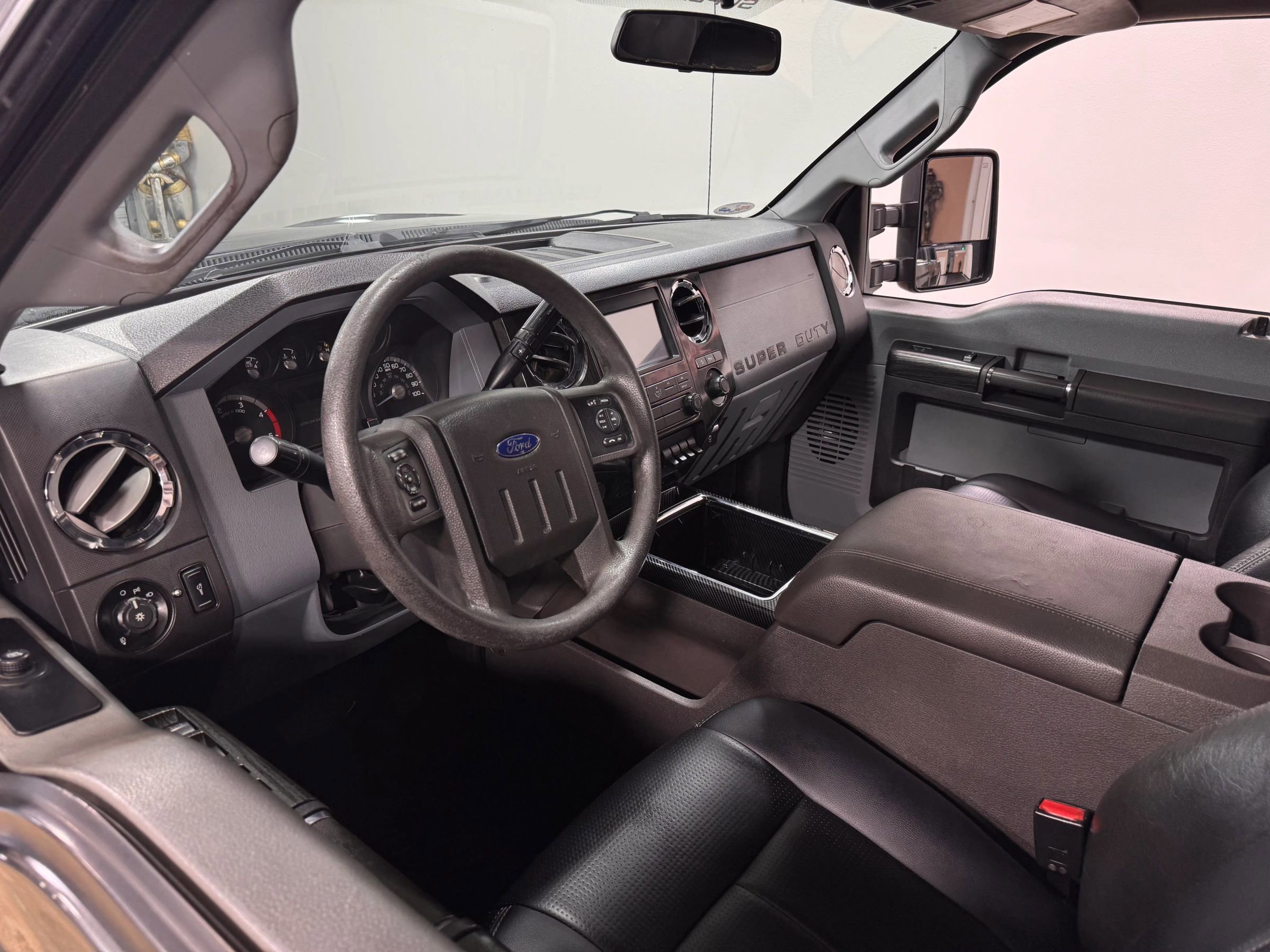 Used 2015 Ford F250 XLT w/ XLT Interior Package image 14