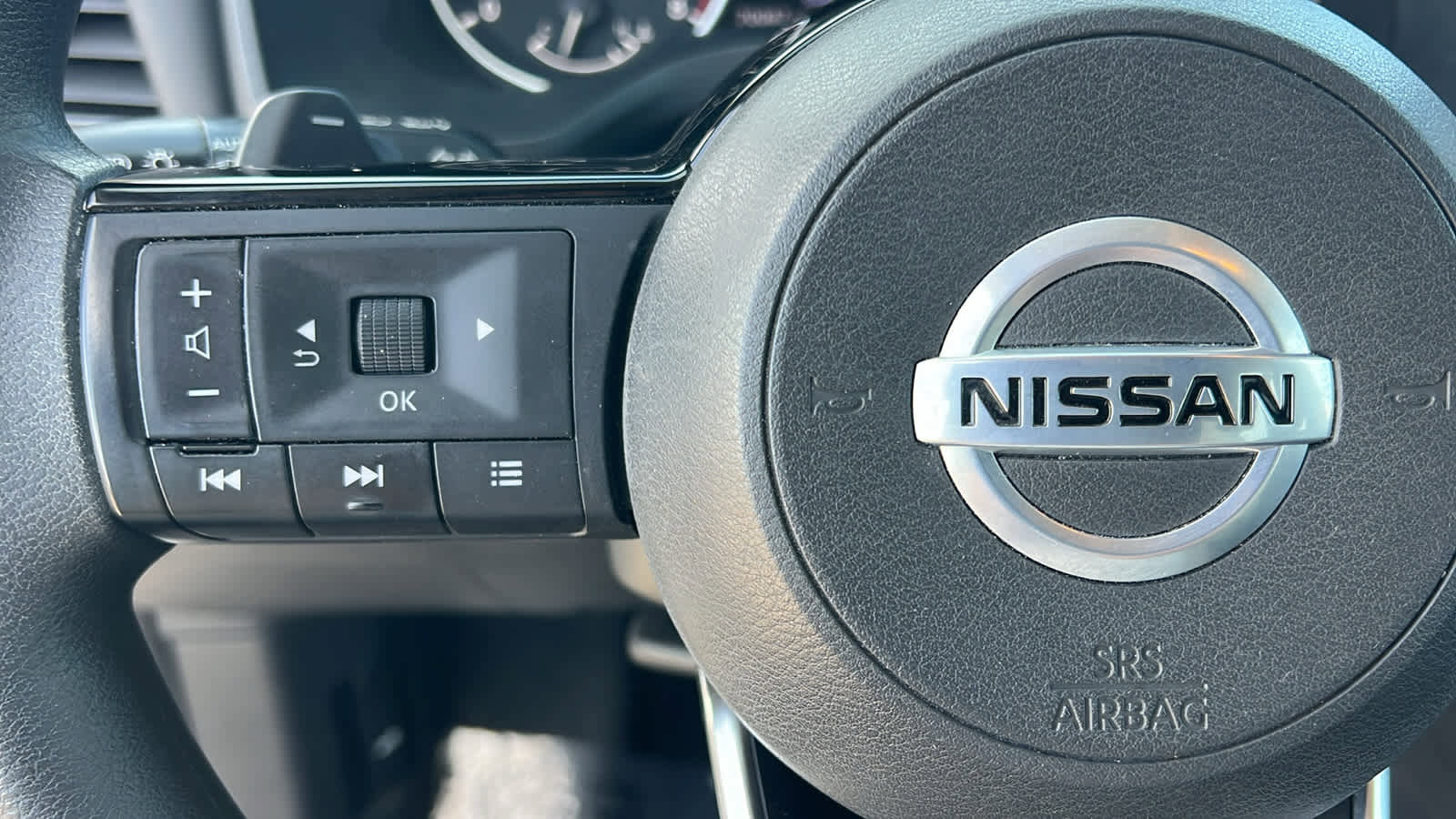 Used 2021 Nissan Rogue SV image 19