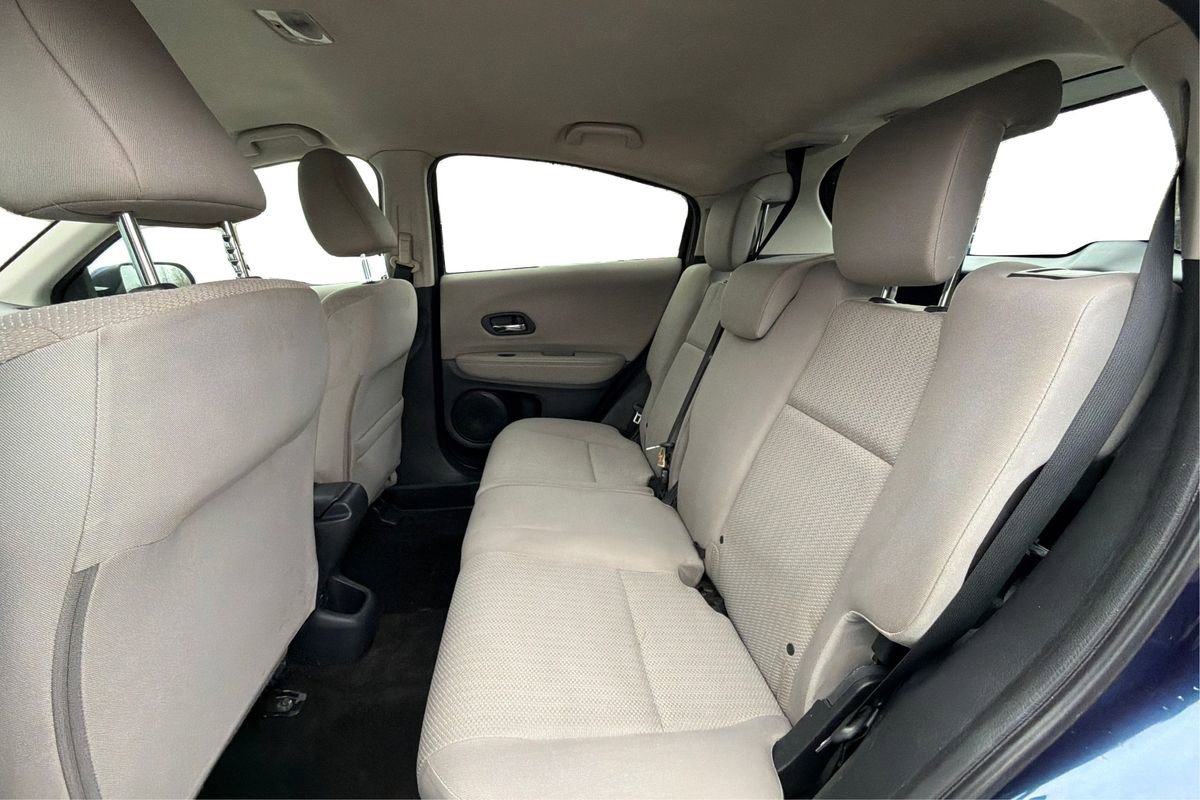 Used 2017 Honda HR-V LX image 10