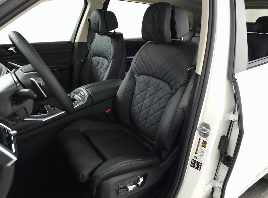 Used 2026 BMW X7 xDrive40i AWD/4WD image 11