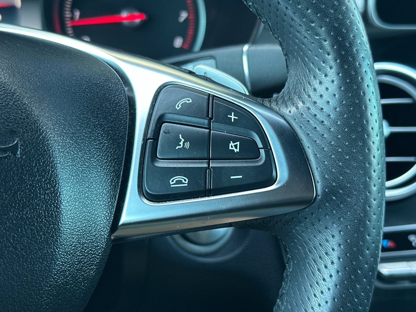 Used 2019 Mercedes-Benz GLC 300 image 27