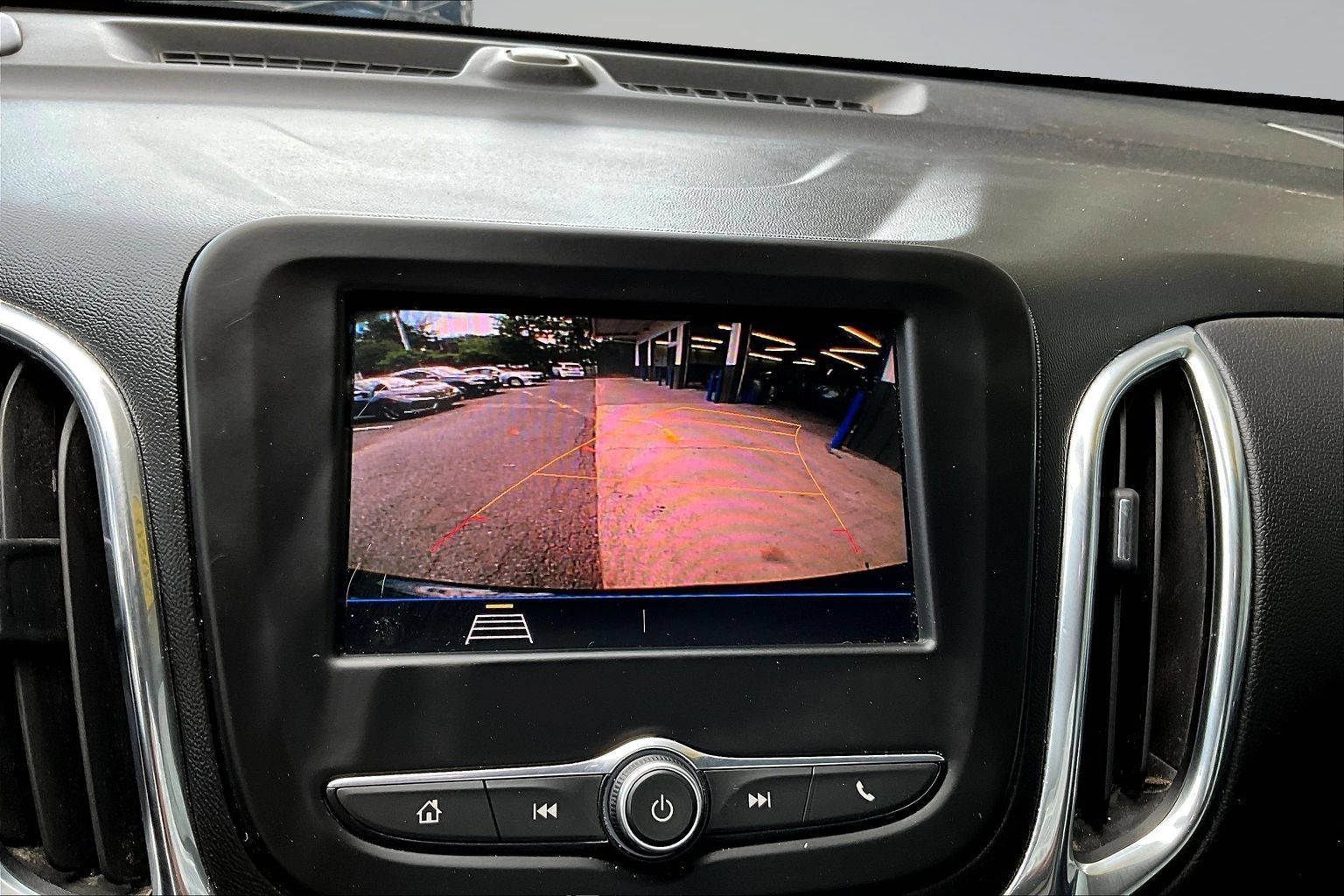 Used 2020 Chevrolet Equinox LT FWD image 12