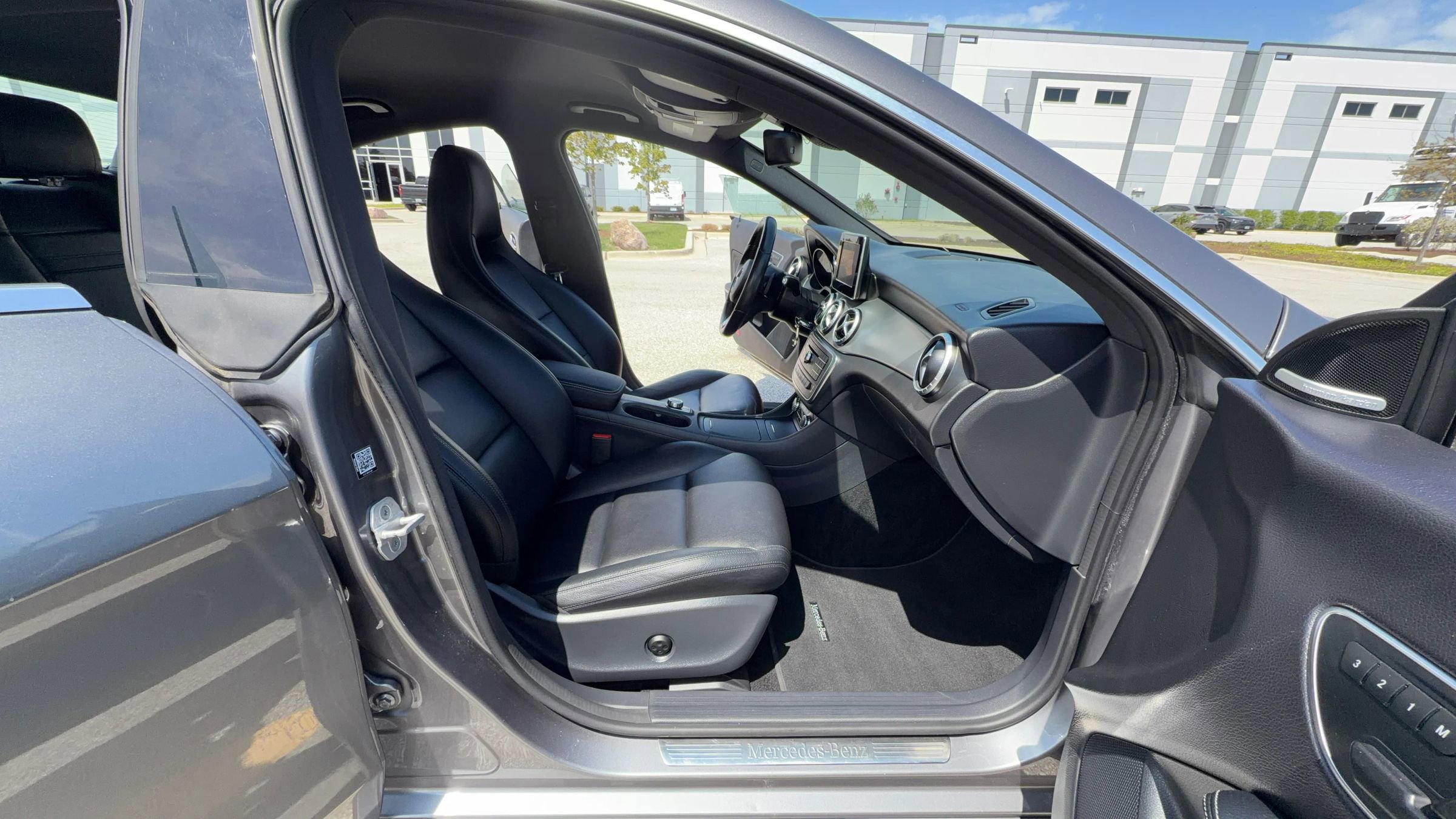 Used 2015 Mercedes-Benz CLA 250 4MATIC image 14