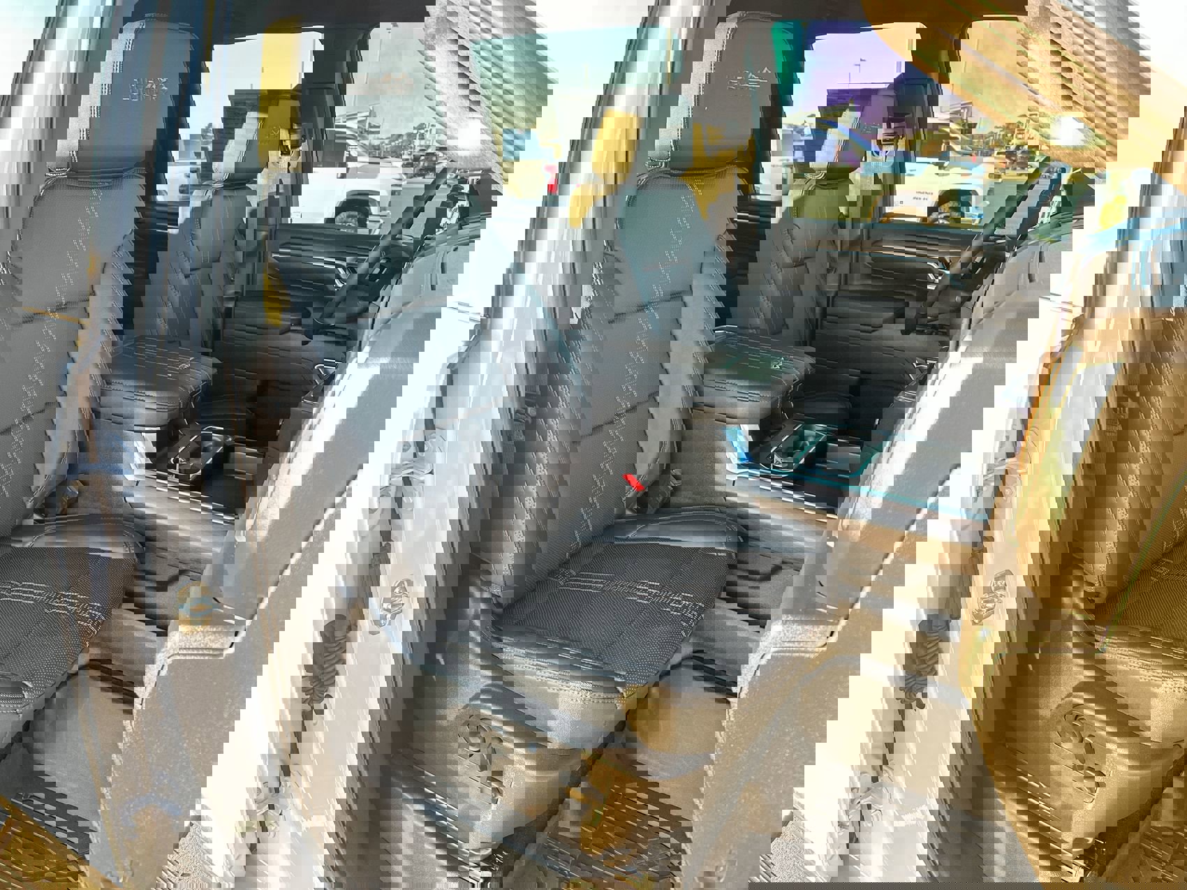 Used 2025 Chevrolet Silverado 2500 High Country w/ Technology Package image 25