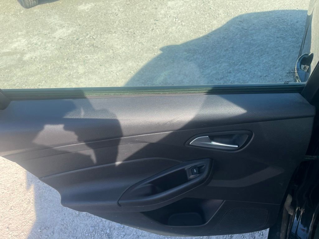 Used 2014 Ford Focus SE FWD image 23