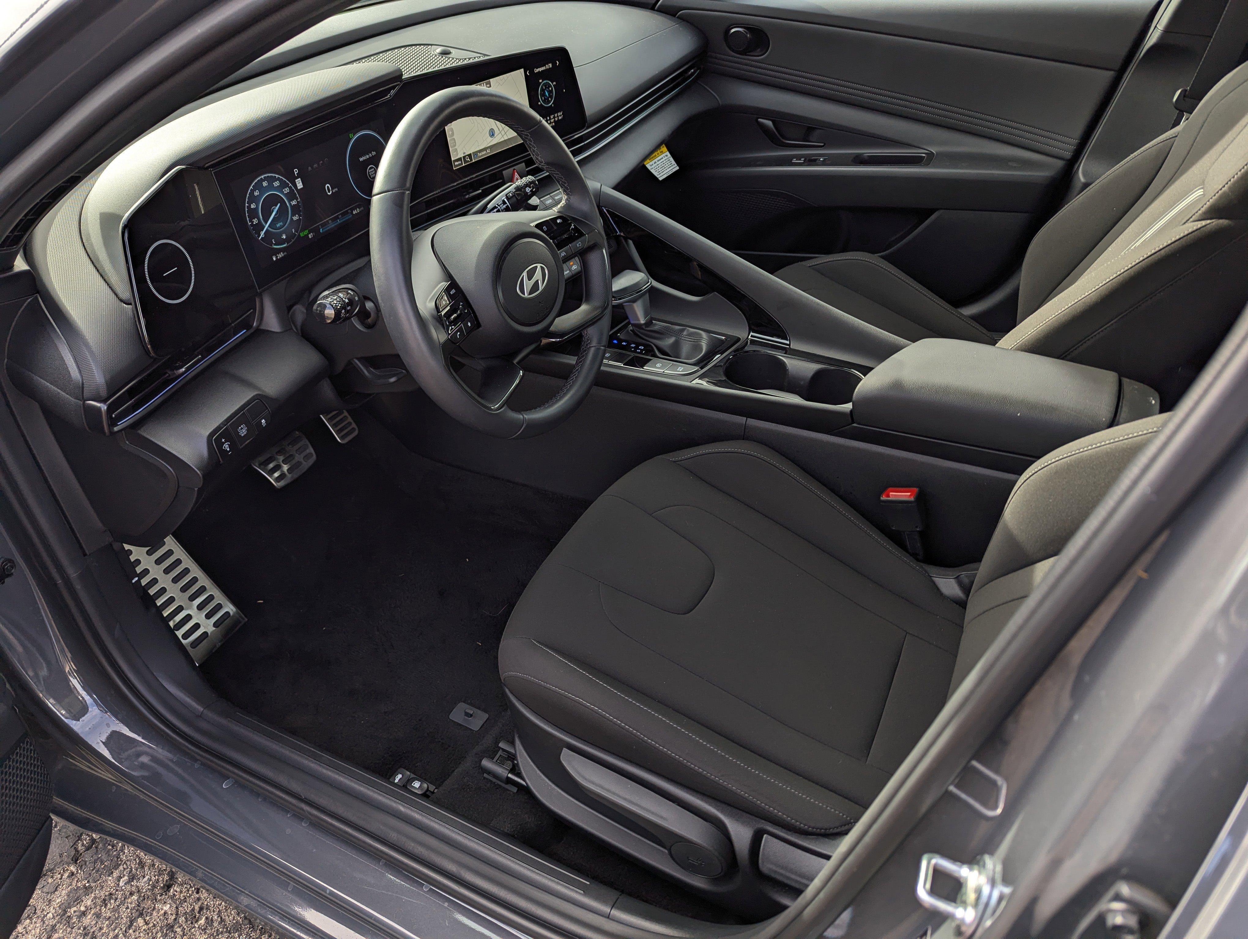 Certified 2025 Hyundai Elantra SEL image 9