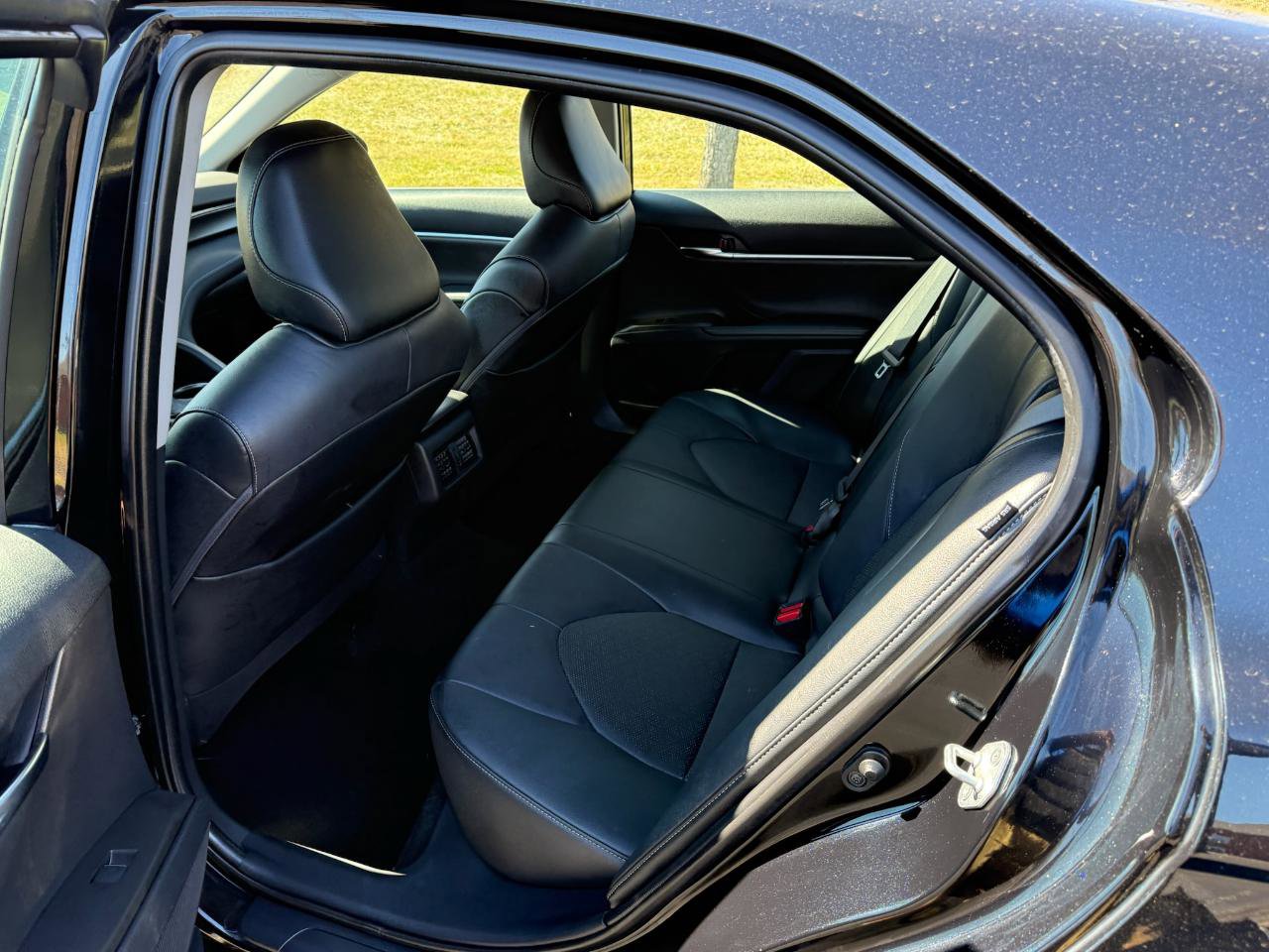 Used 2021 Toyota Camry XSE FWD image 13