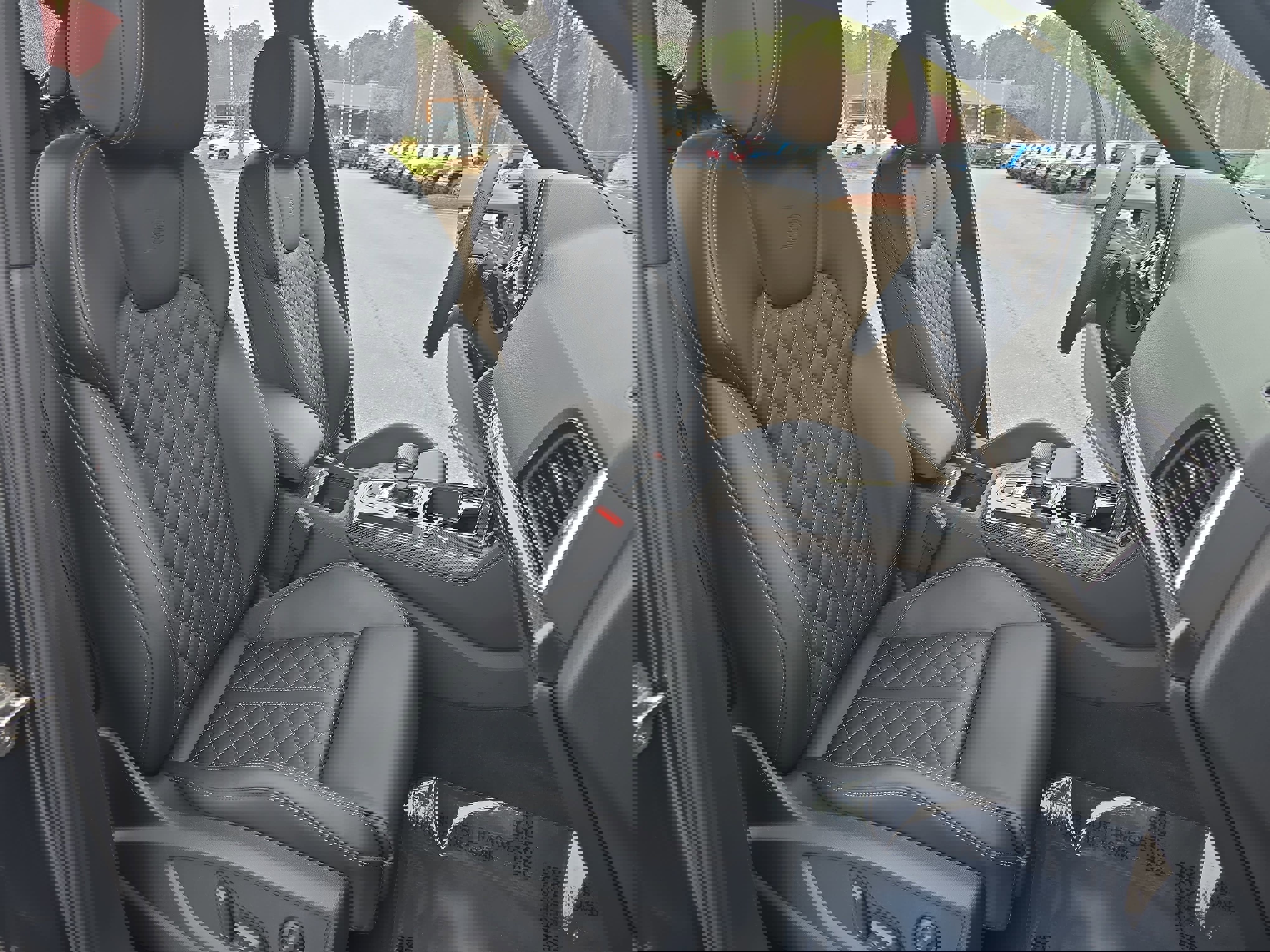 Used 2024 Audi SQ5 Prestige image 10