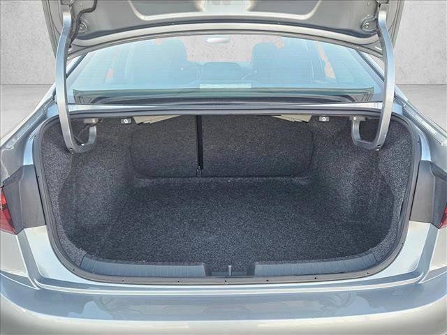 Used 2024 Volkswagen Jetta SE image 6