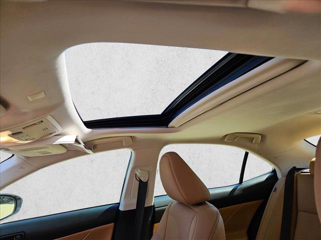 Used 2020 Lexus IS 300 image 16