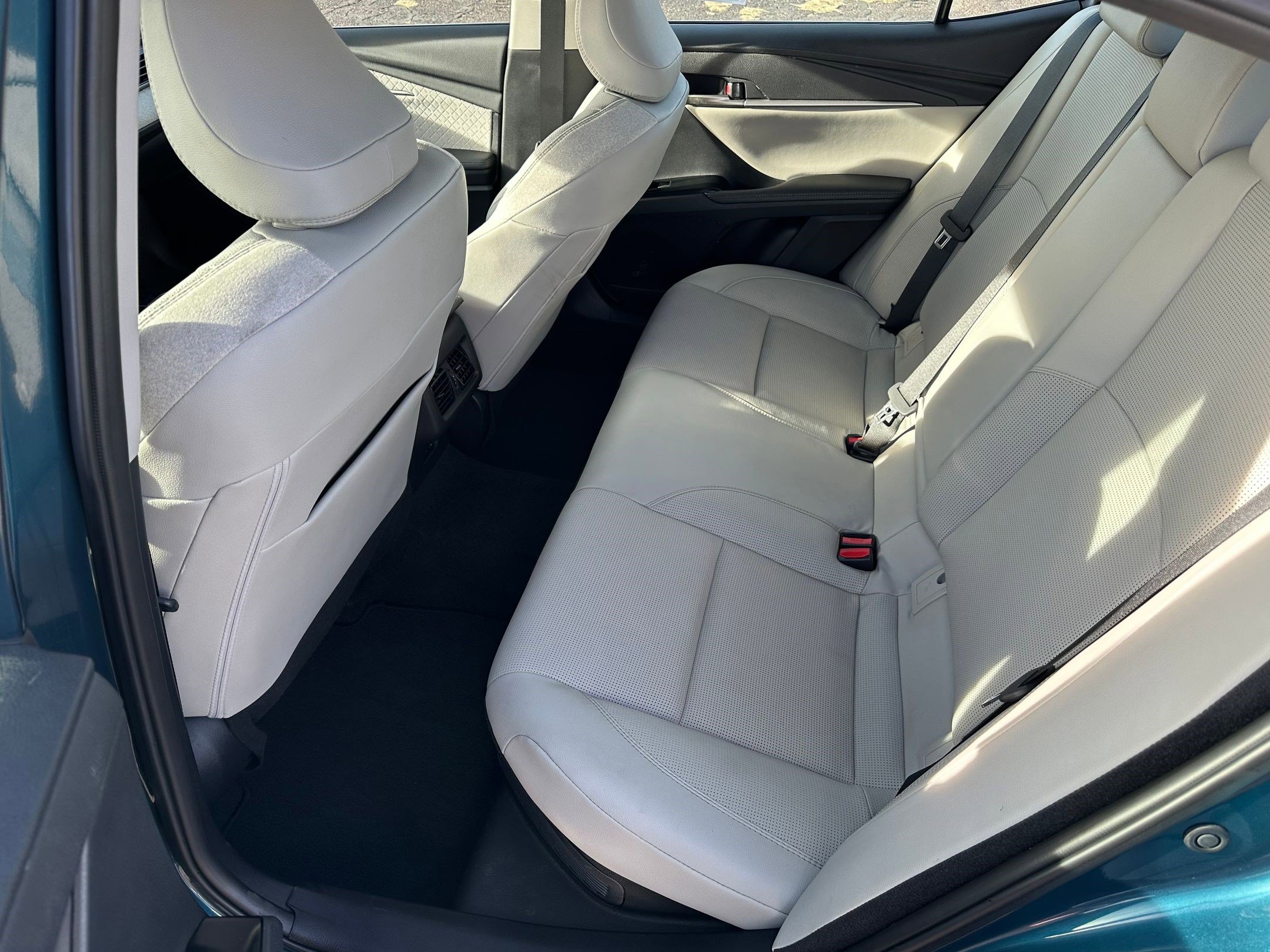 Used 2025 Toyota Camry XLE w/ Premium Package image 12