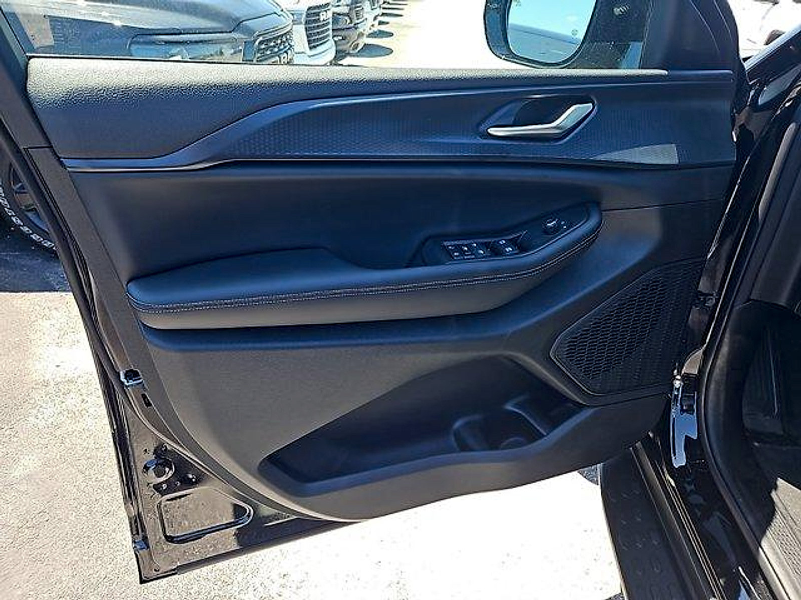 New 2024 Jeep Grand Cherokee L Altitude RWD image 12