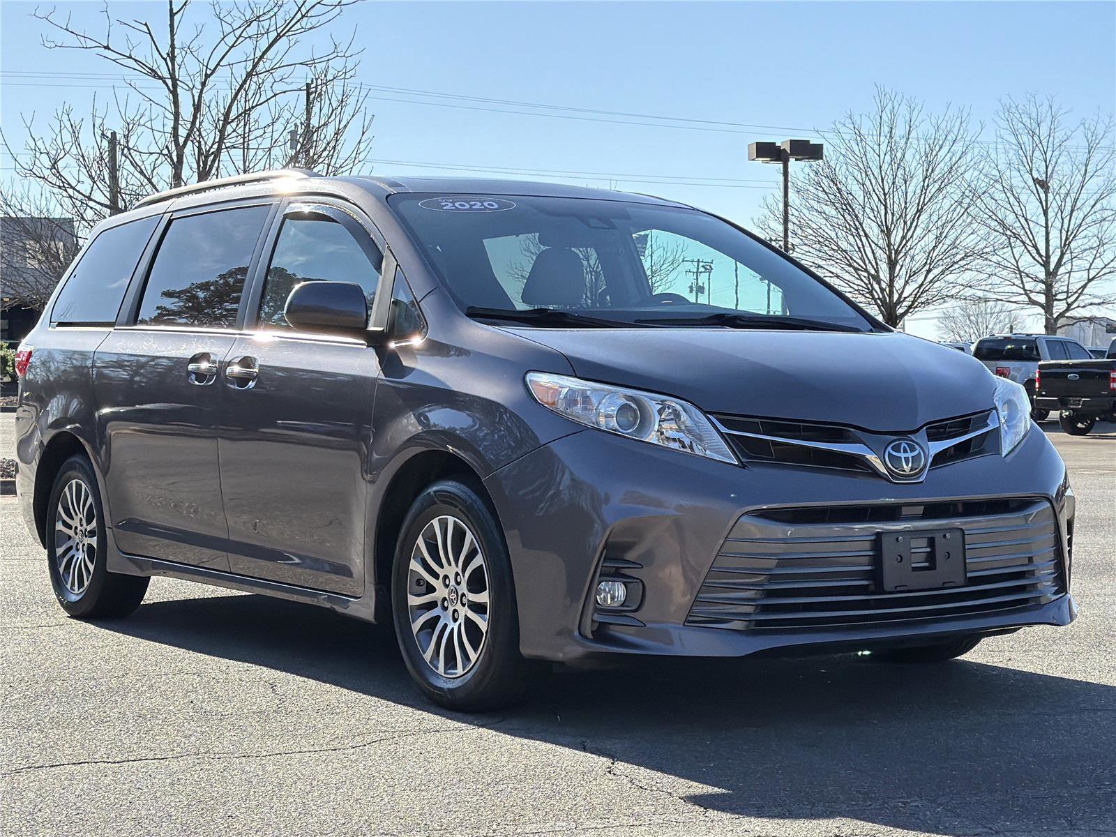 Used 2020 Toyota Sienna XLE FWD image 35