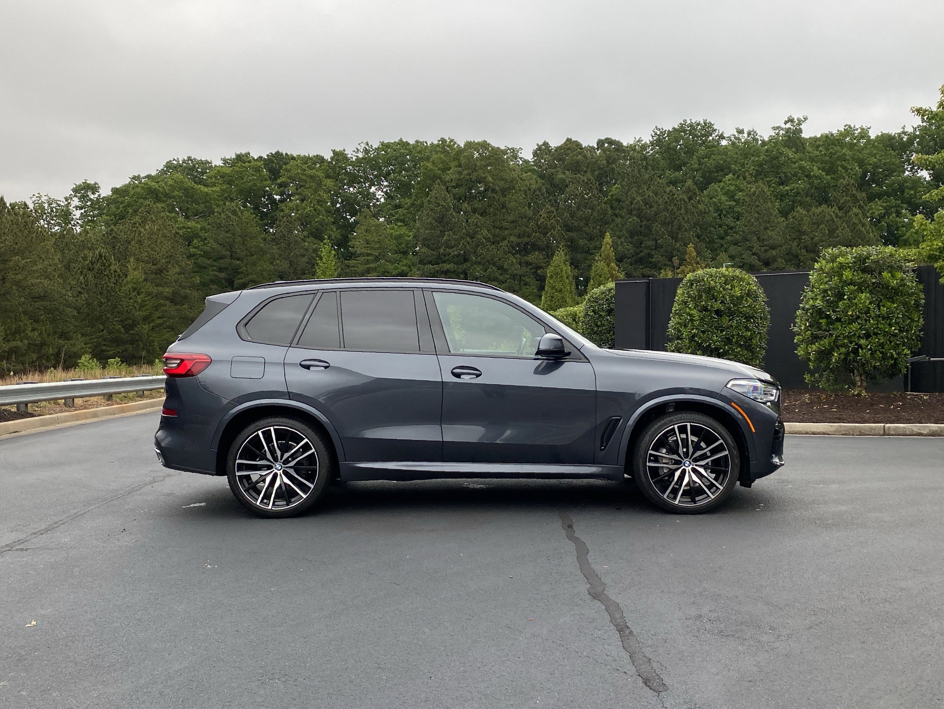 Used 2019 BMW X5 xDrive40i w/ M Sport Package AWD/4WD image 5