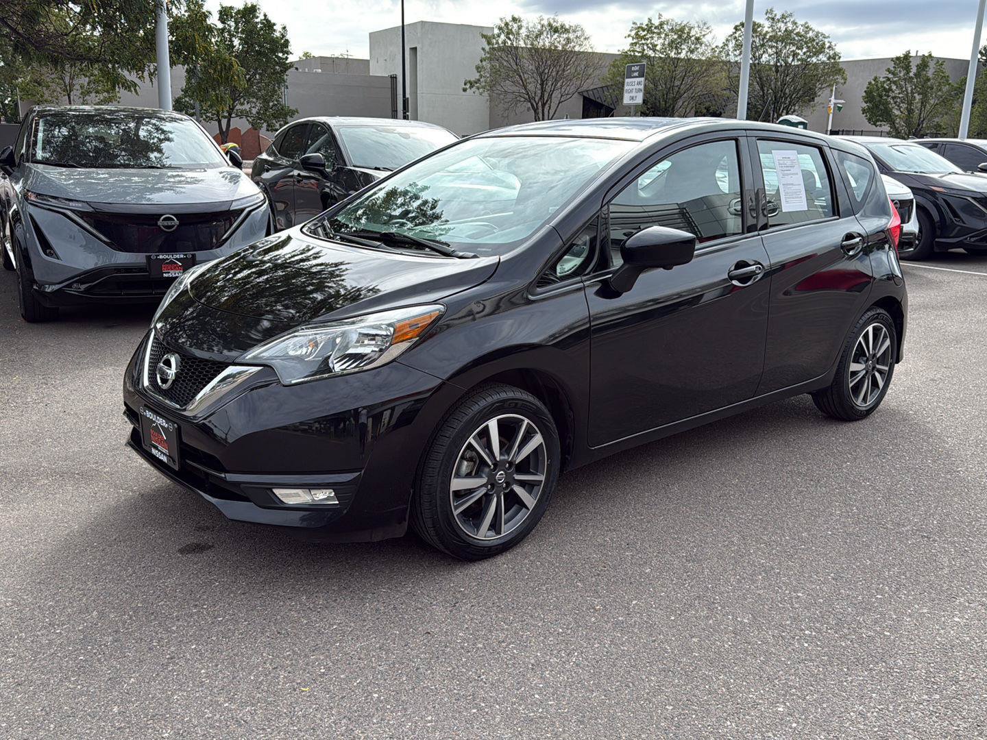 Used 2017 Nissan Versa Note FWD image 3
