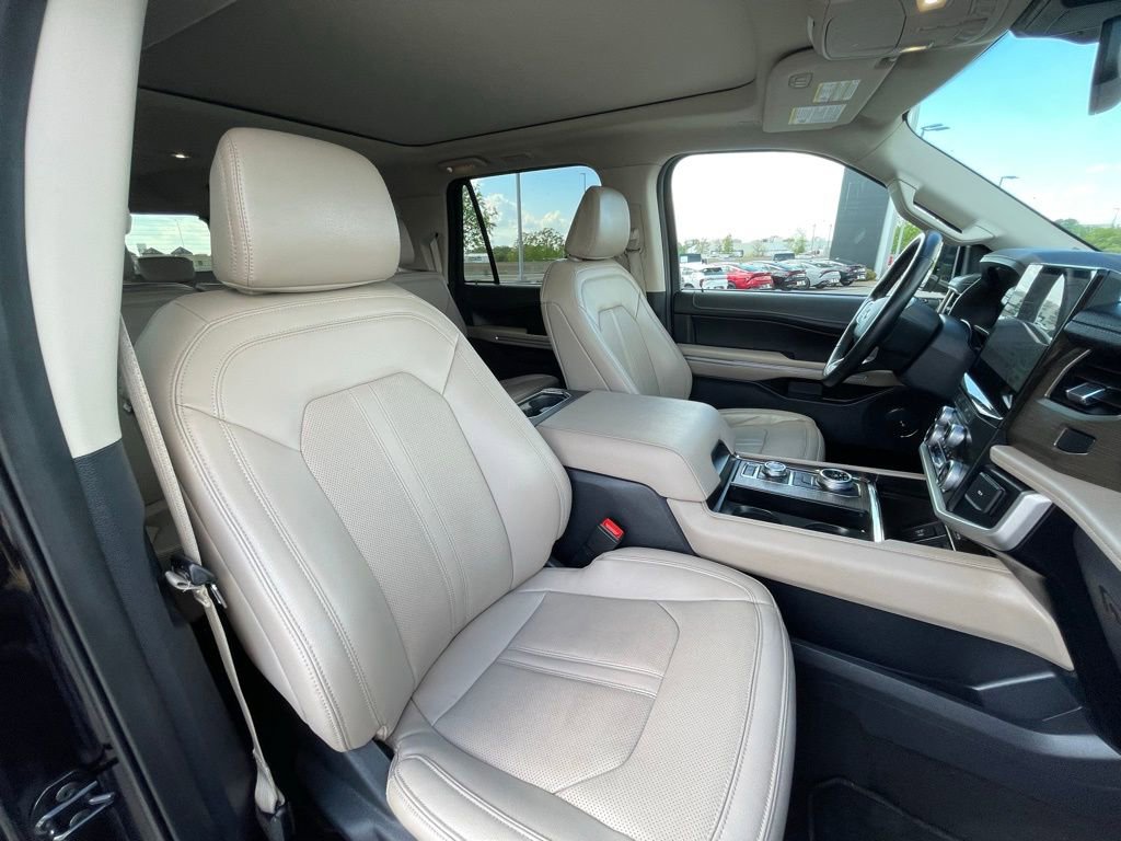 Used 2024 Ford Expedition Max Limited image 32