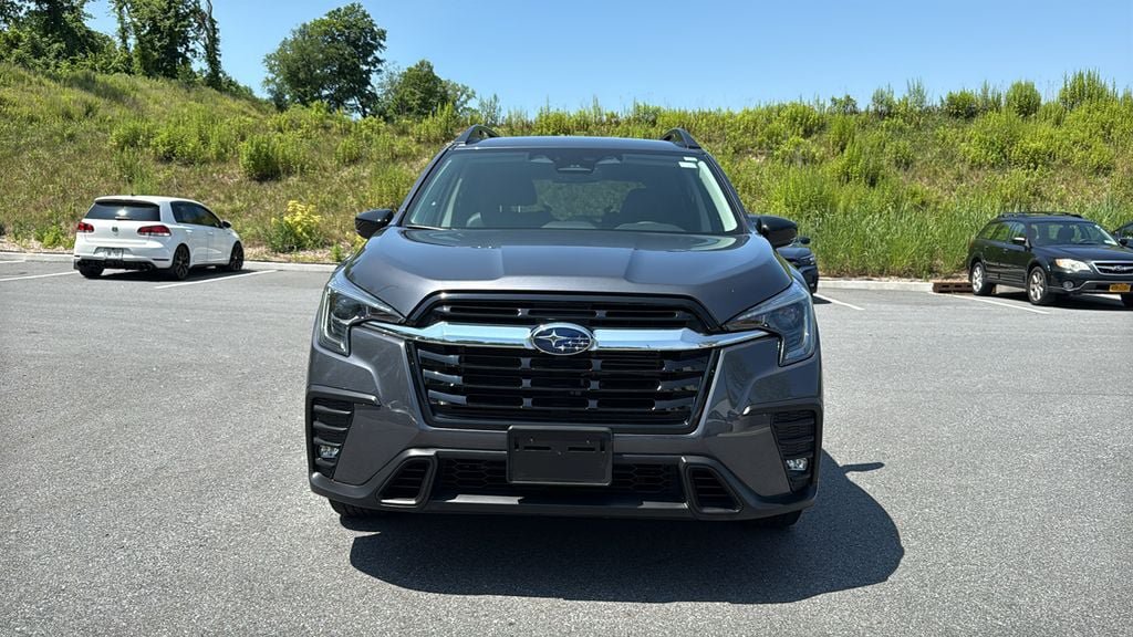 Used 2024 Subaru Ascent Limited AWD/4WD image 2