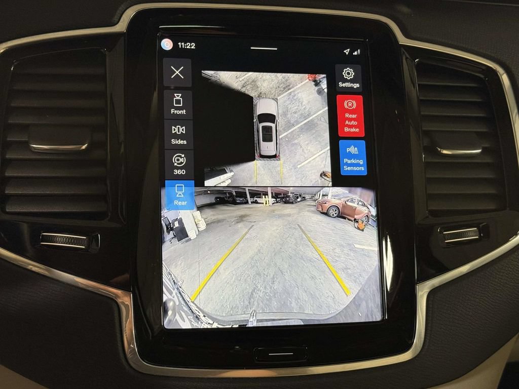 Used 2025 Volvo XC90 T8 Plus AWD/4WD image 7