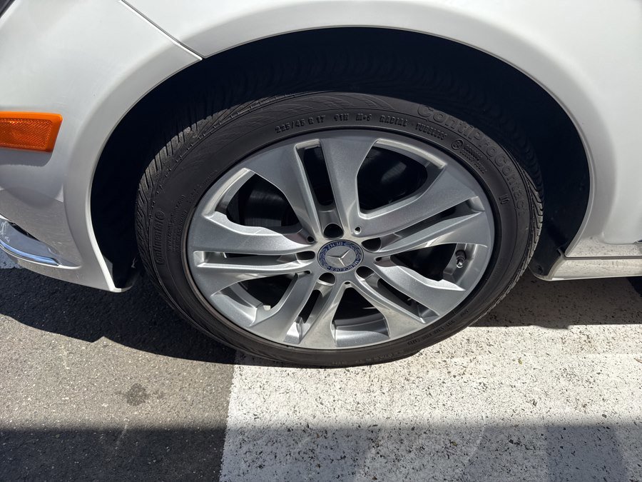 Used 2013 Mercedes-Benz C 300 Luxury image 13