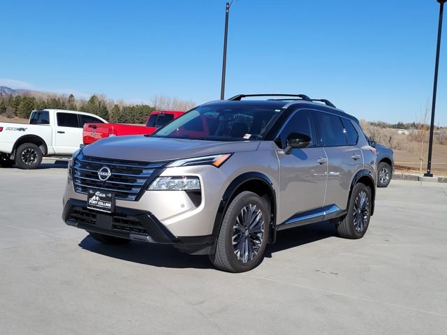 Used 2025 Nissan Rogue Platinum image 1