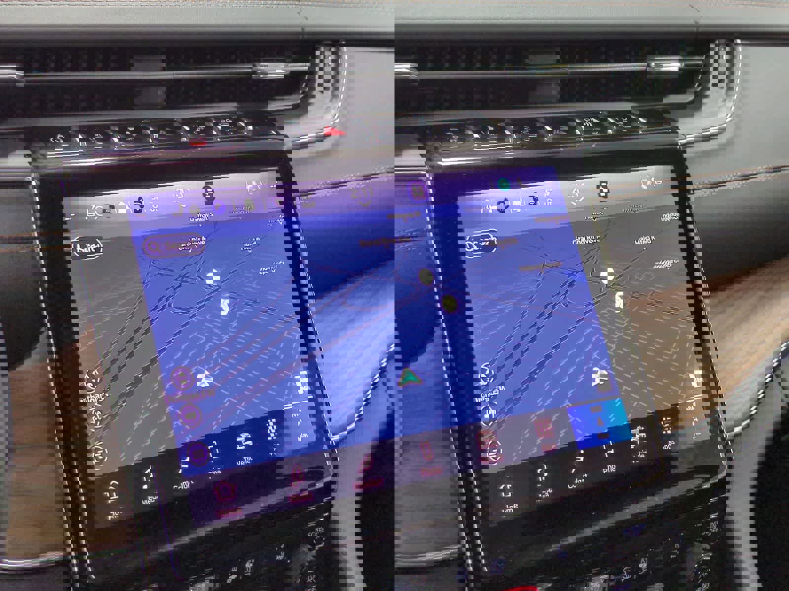 Certified 2024 Jeep Grand Cherokee Summit w/ Luxury Tech Group V image 31