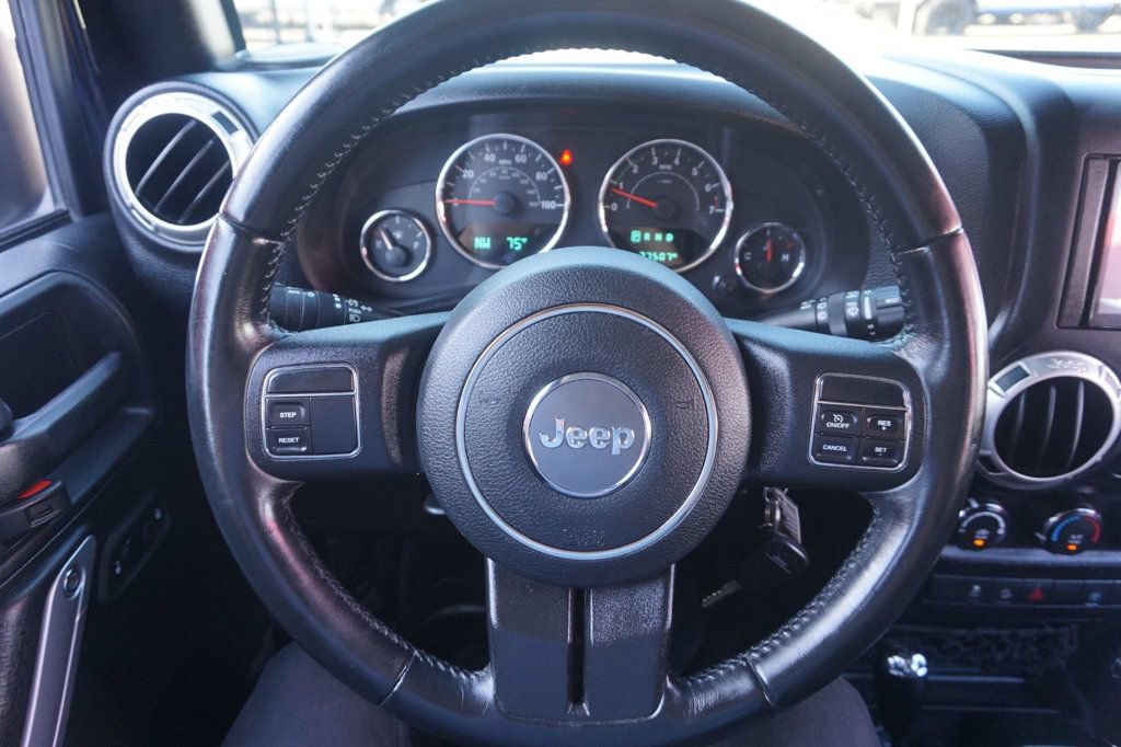 Used 2018 Jeep Wrangler Unlimited Sahara AWD/4WD image 25