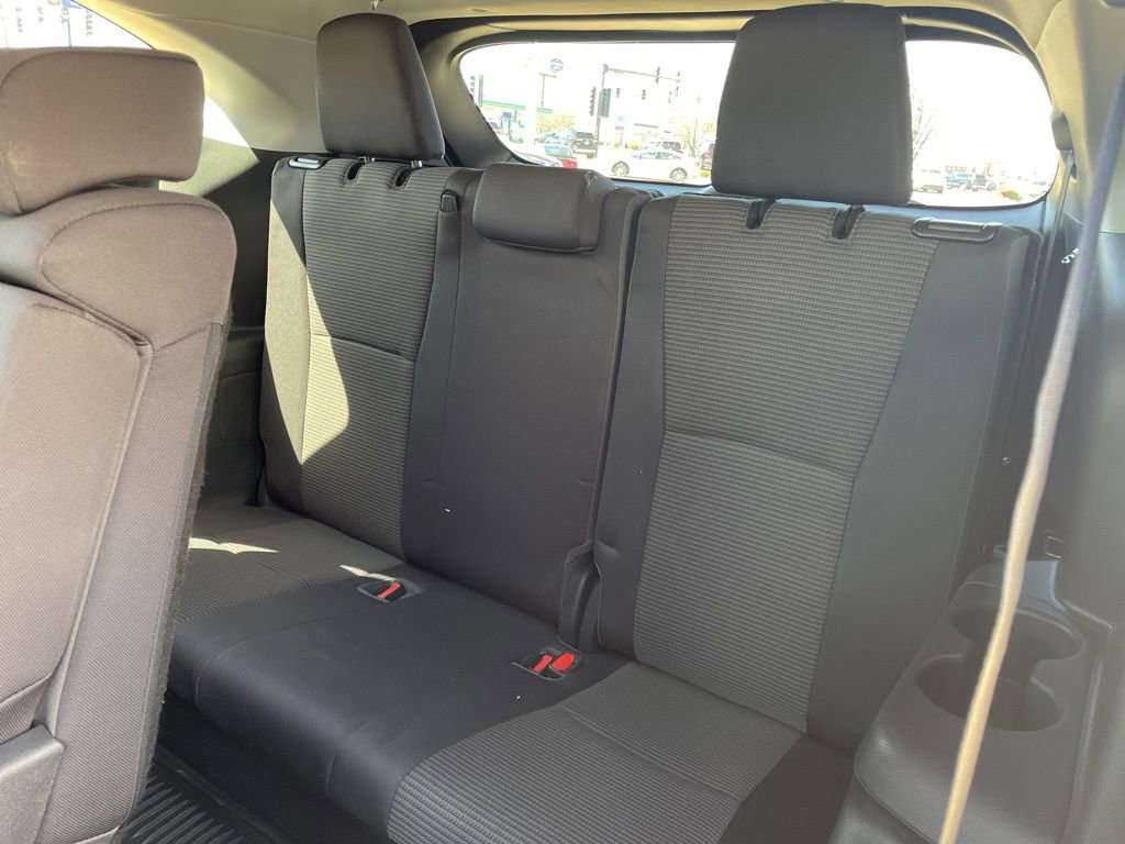 Used 2023 Toyota Highlander L image 13
