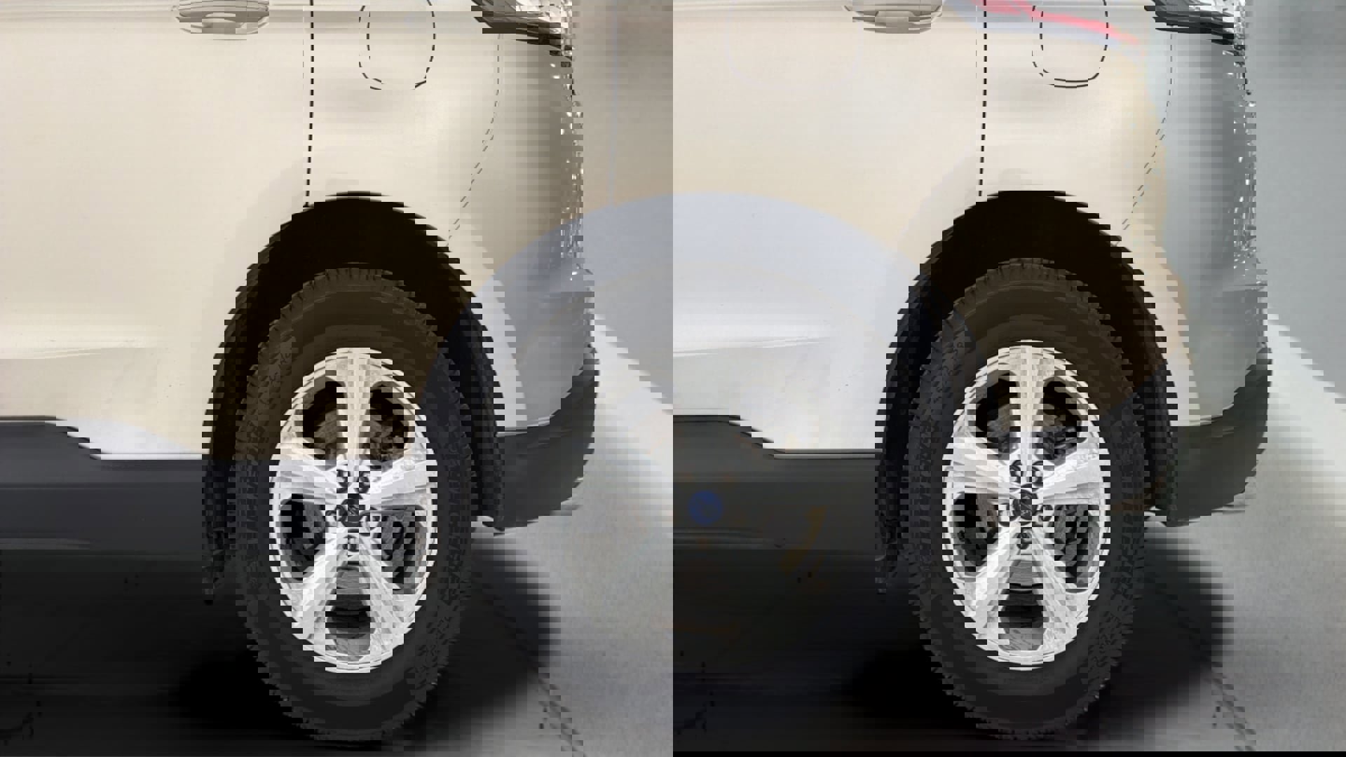 Used 2018 Ford Edge SE image 37