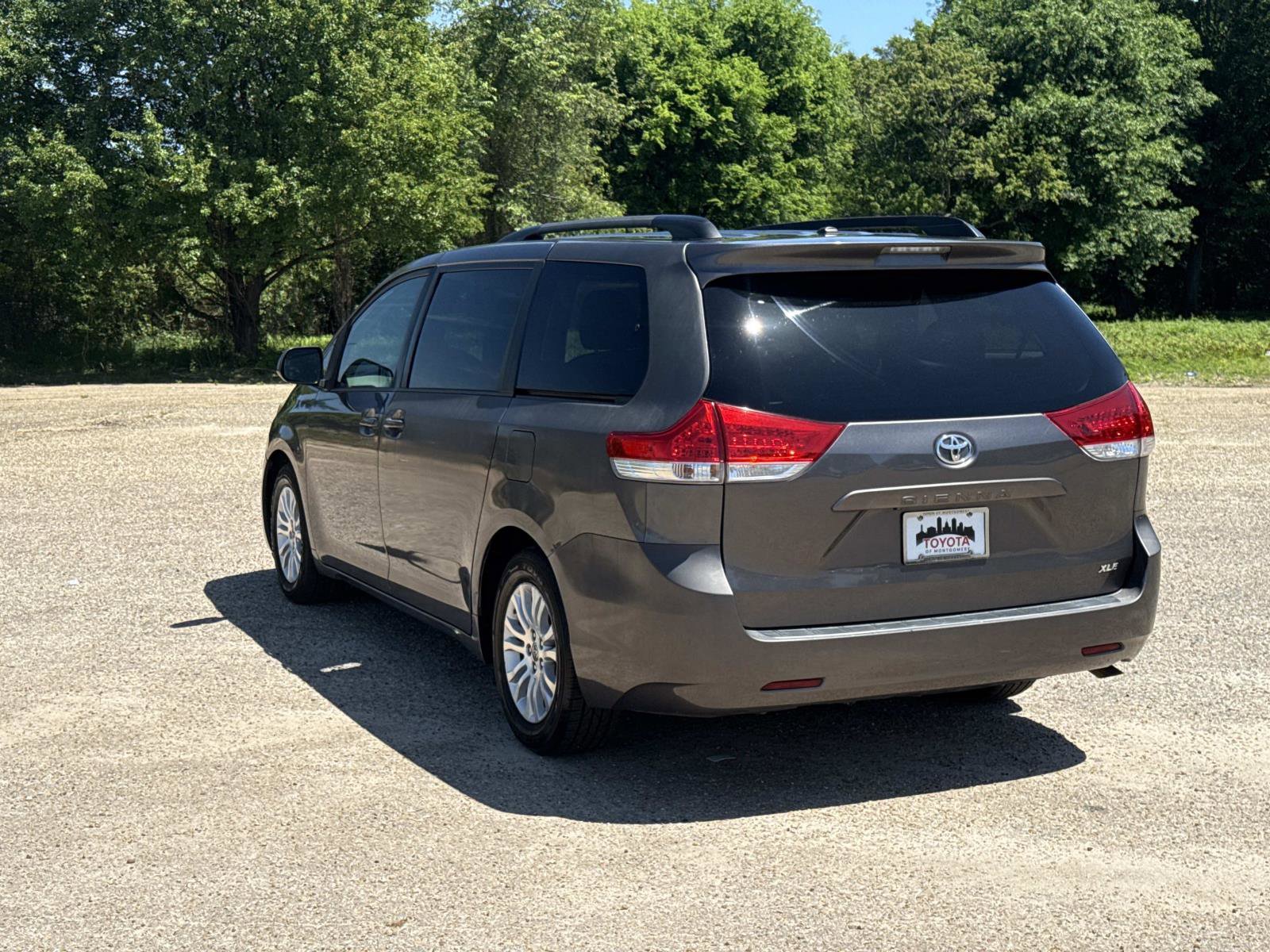 Used 2013 Toyota Sienna XLE image 5