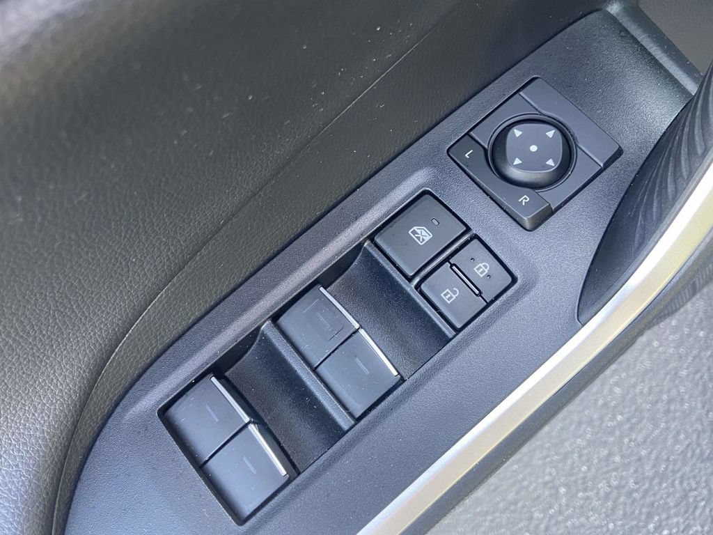 Used 2023 Toyota RAV4 XSE AWD/4WD image 21