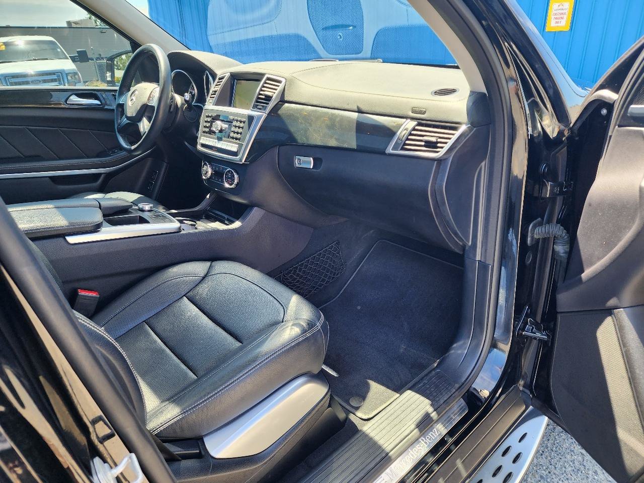 Used 2016 Mercedes-Benz GL 550 4MATIC image 35