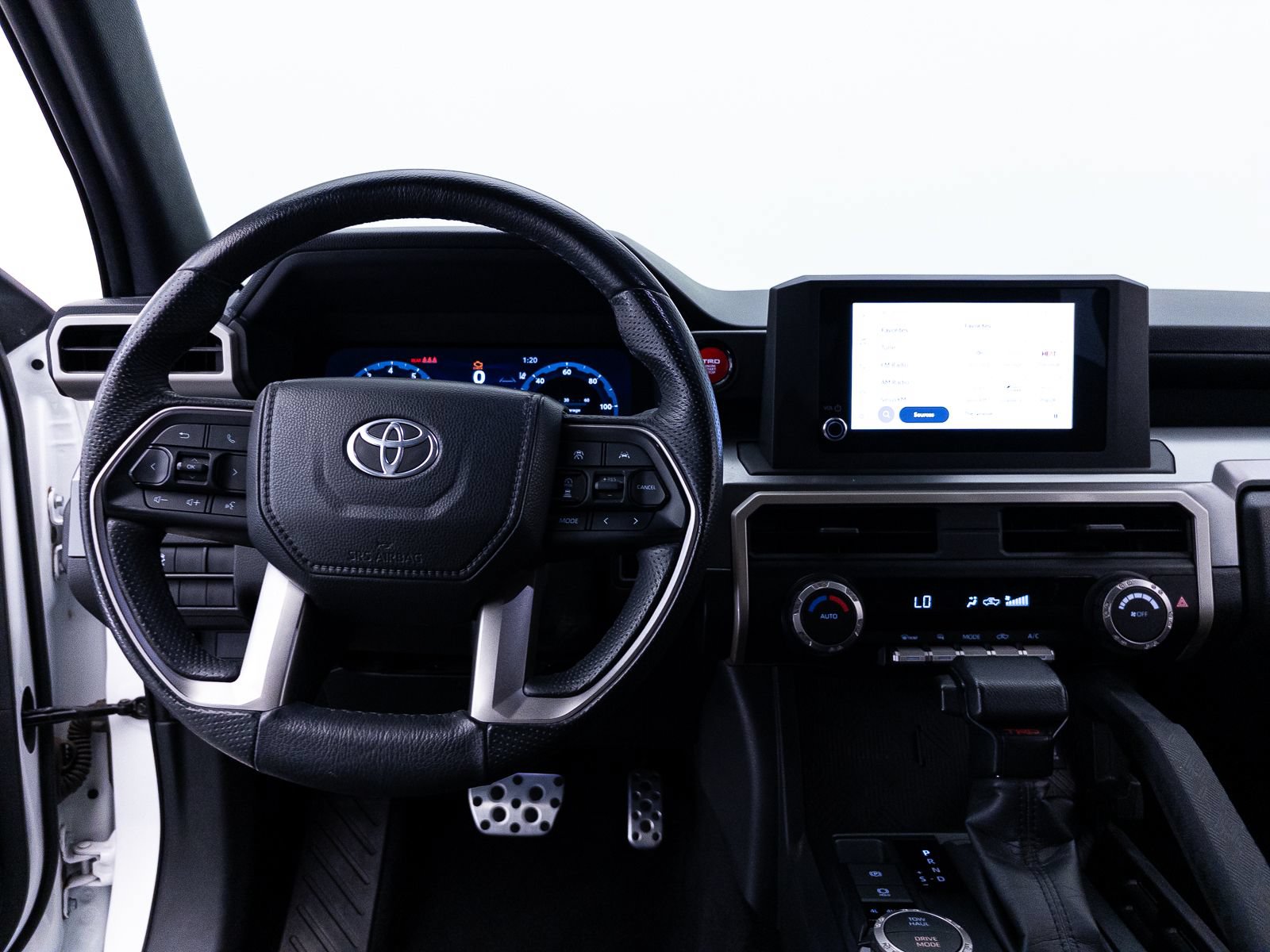 Used 2024 Toyota Tacoma TRD Sport AWD/4WD image 9