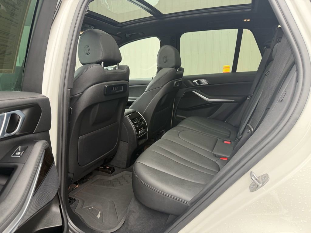 Used 2022 BMW X5 xDrive40i w/ Premium Package image 15