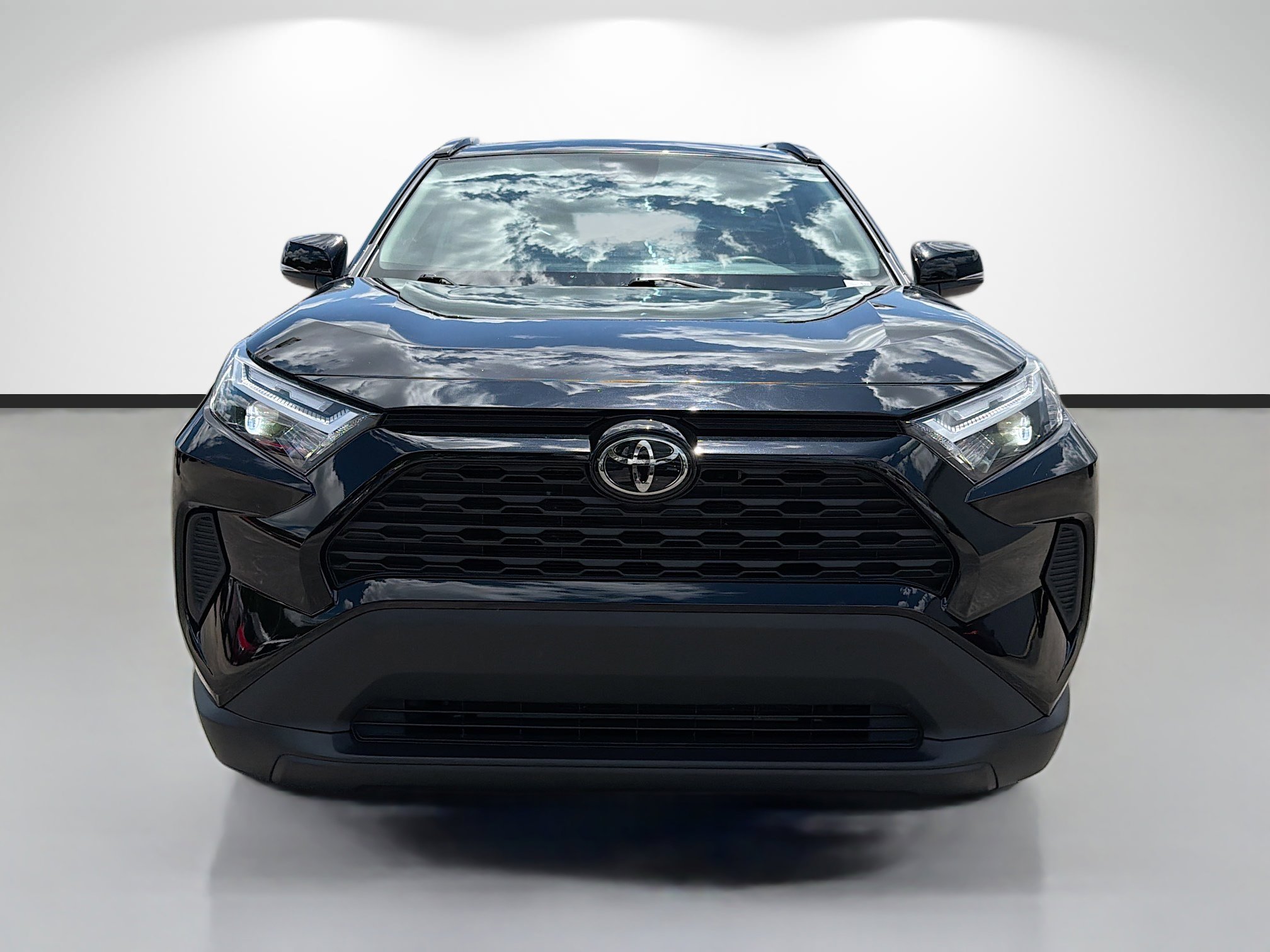 Used 2024 Toyota RAV4 XLE FWD image 8