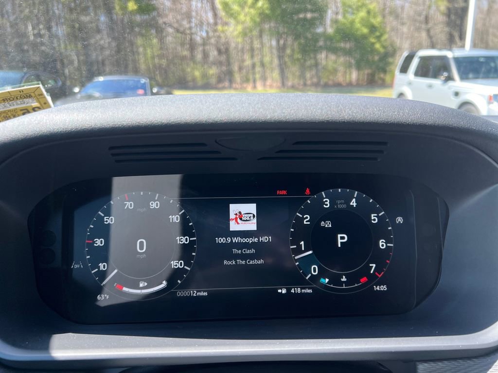 New 2025 Land Rover Discovery Dynamic SE AWD/4WD image 17