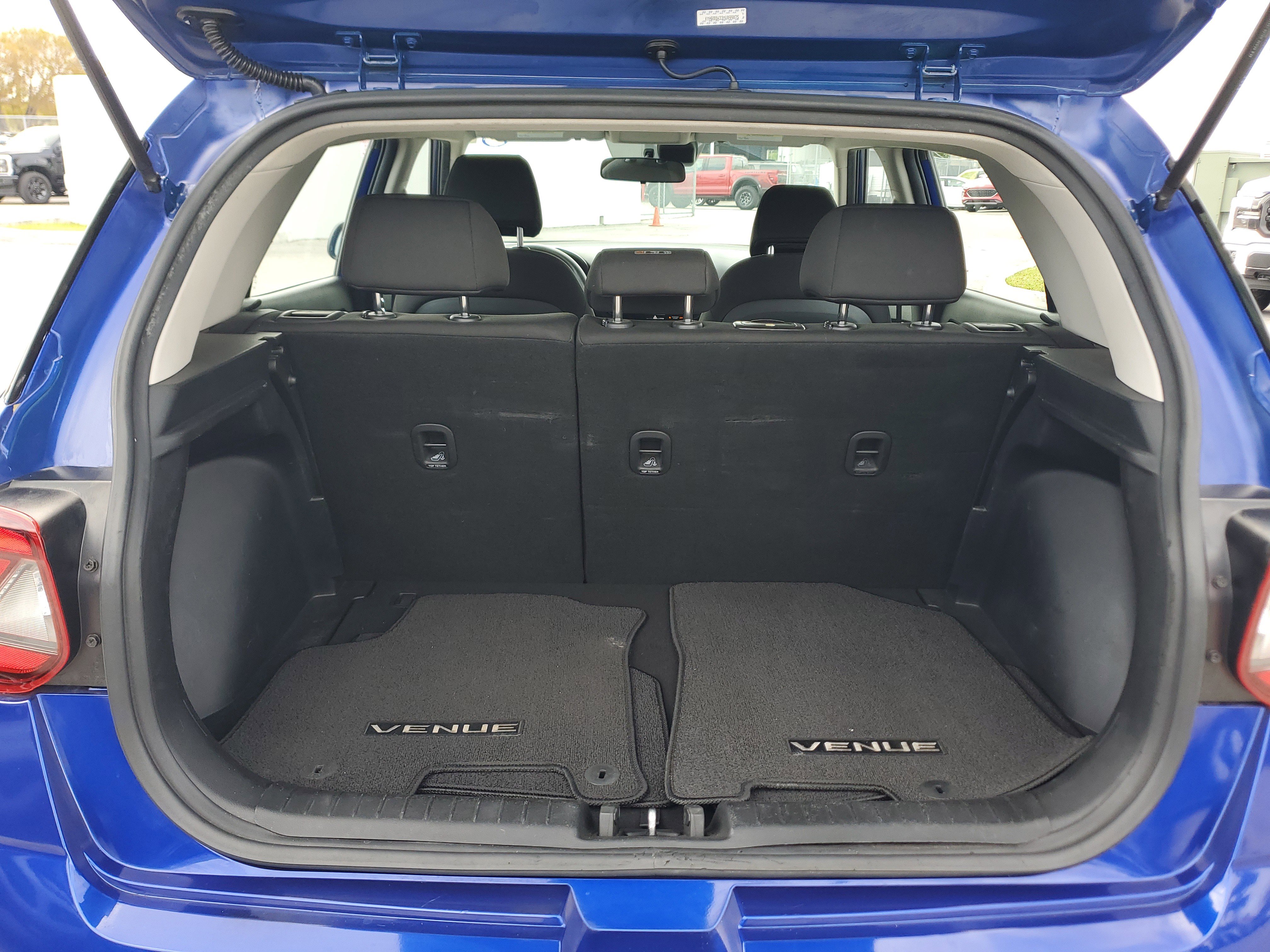 Used 2021 Hyundai Venue SE FWD image 14
